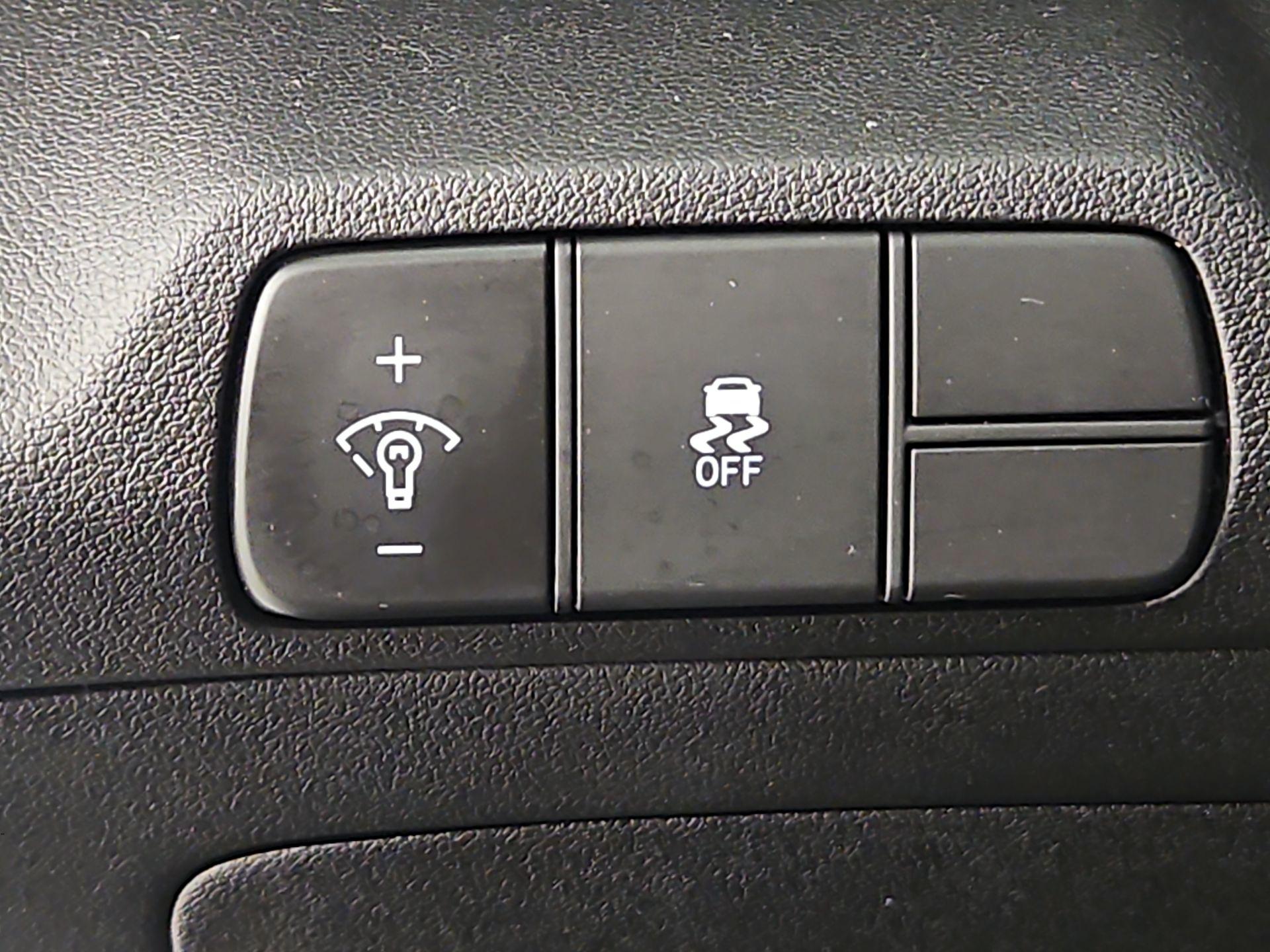 Thumbnail: 2025 Hyundai Elantra - 13