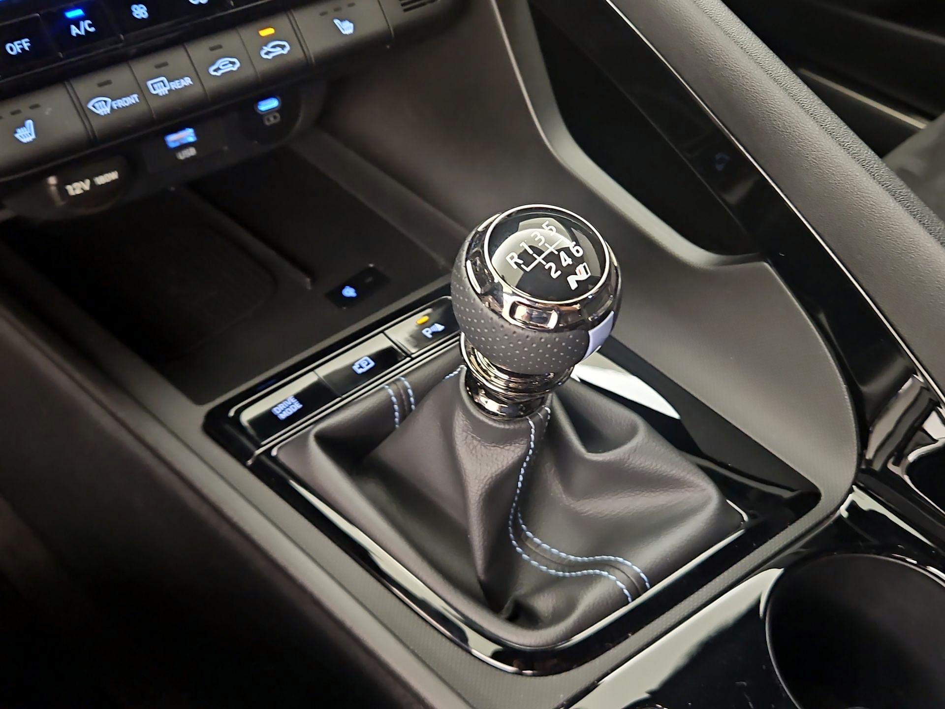 Thumbnail: 2025 Hyundai Elantra - 18