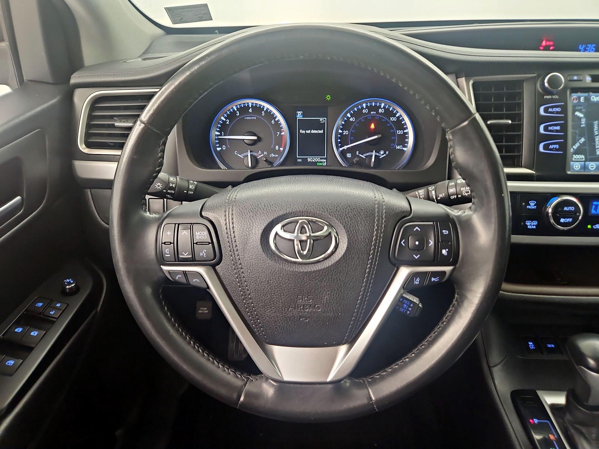 Thumbnail: 2017 Toyota Highlander - 10
