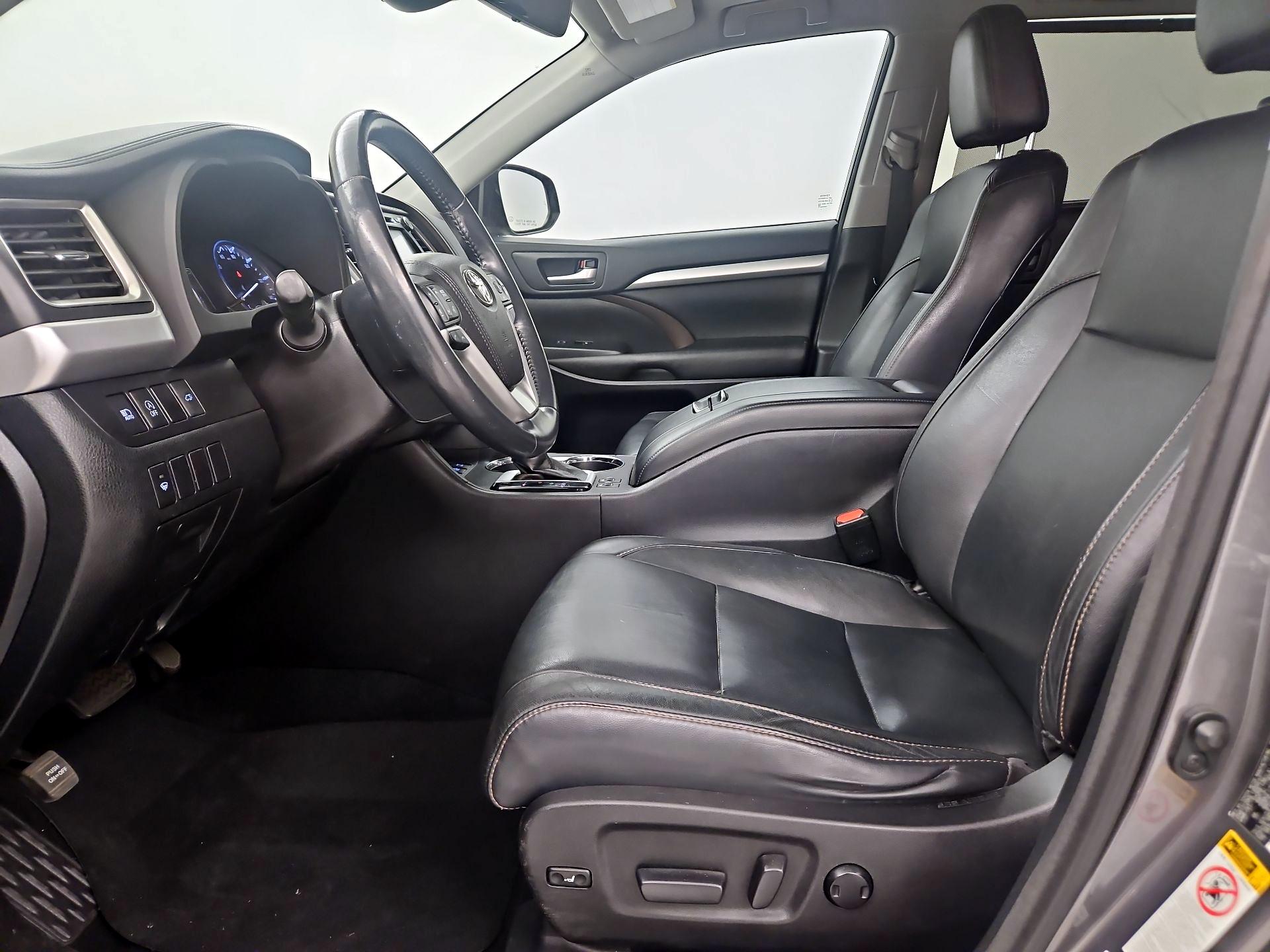 Thumbnail: 2017 Toyota Highlander - 11