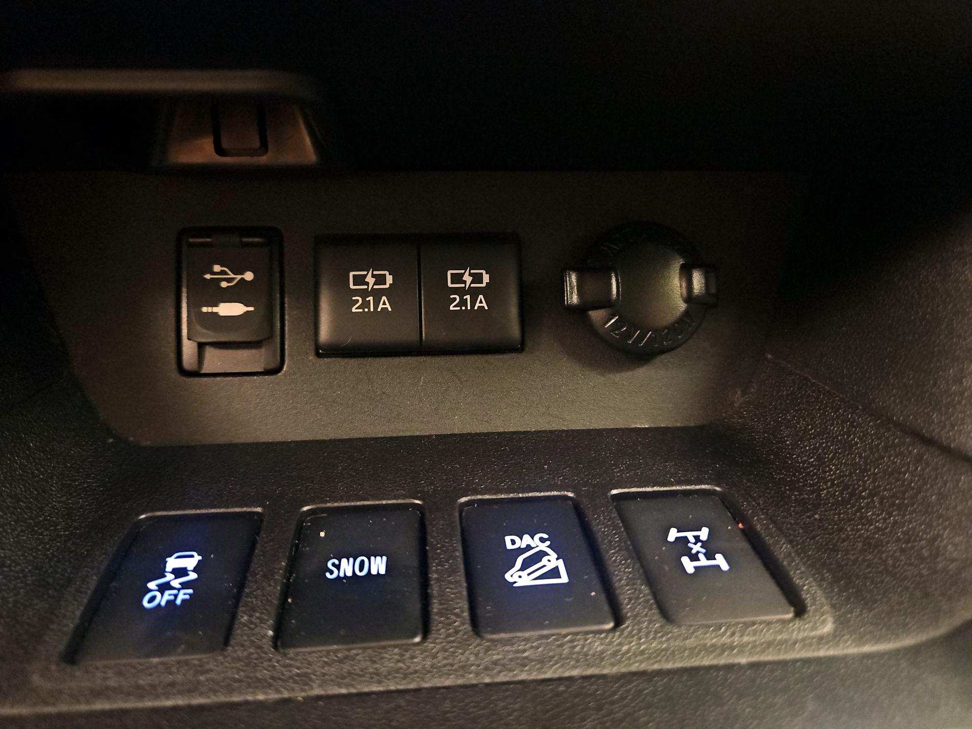 Thumbnail: 2017 Toyota Highlander - 19