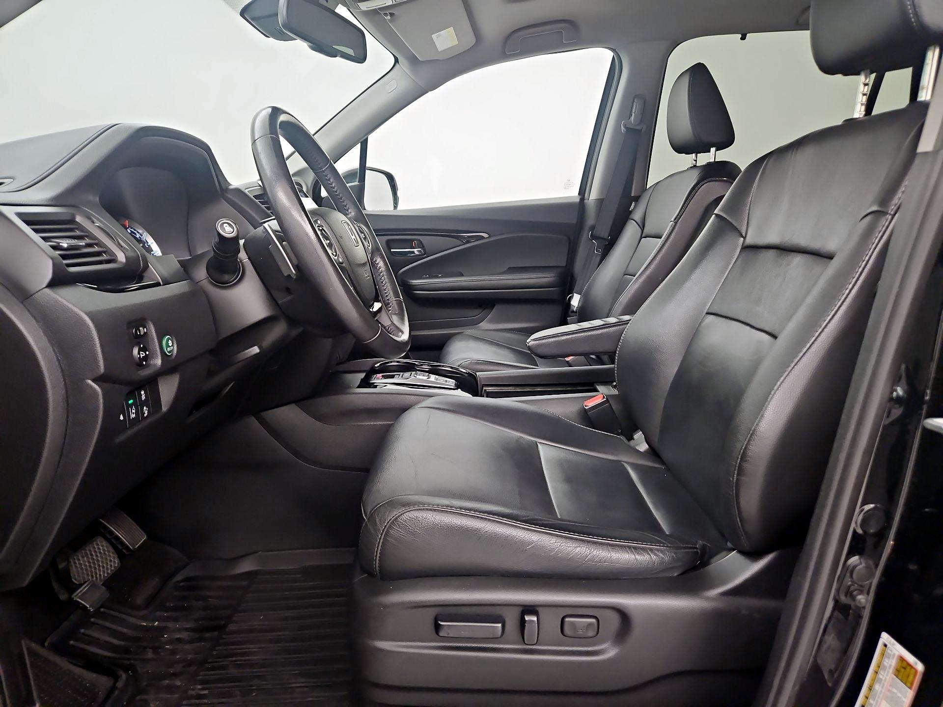 Thumbnail: 2017 Honda Pilot - 11