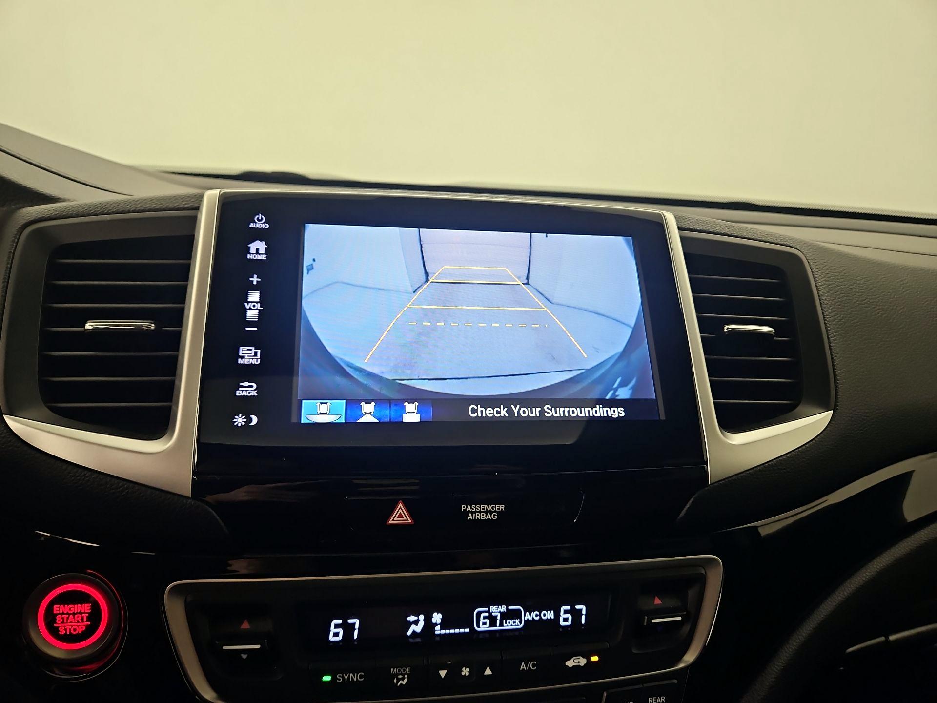 Thumbnail: 2017 Honda Pilot - 15