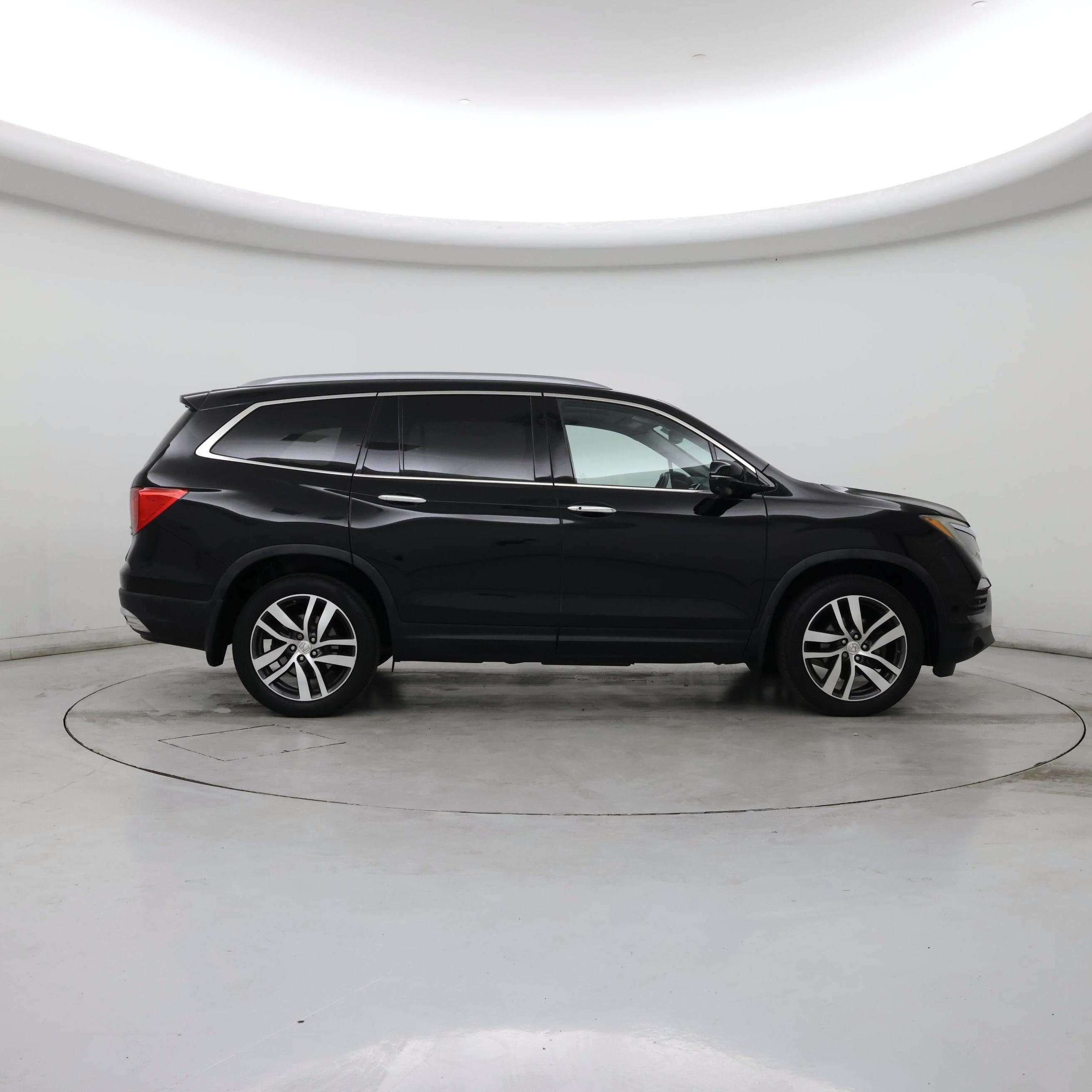 Thumbnail: 2017 Honda Pilot - 7