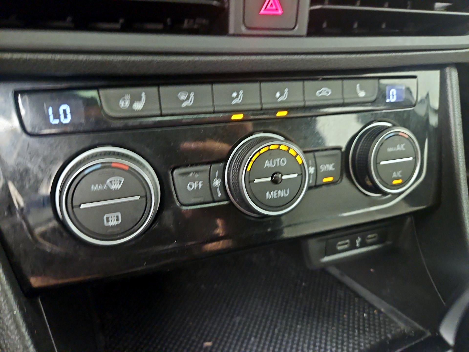 Thumbnail: 2021 Volkswagen Jetta - 16