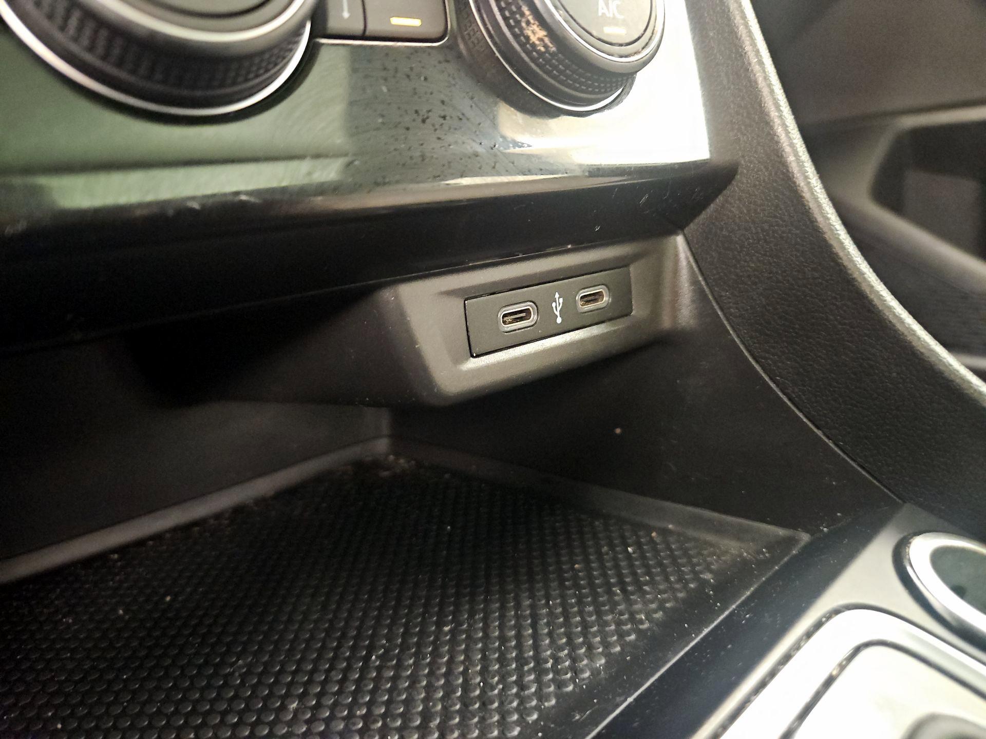 Thumbnail: 2021 Volkswagen Jetta - 18