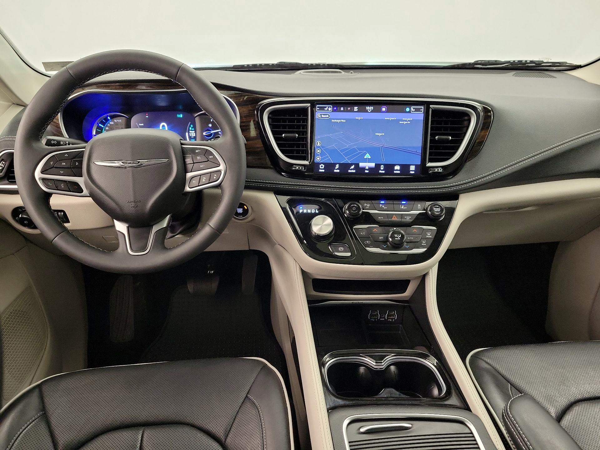 Thumbnail: 2023 Chrysler Pacifica - 9