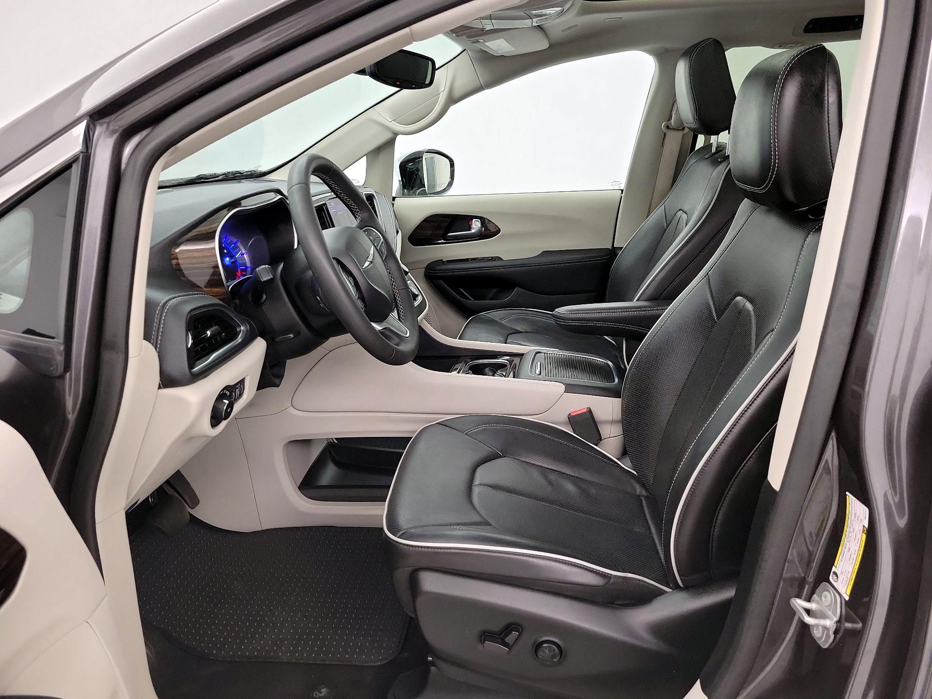 Thumbnail: 2023 Chrysler Pacifica - 11