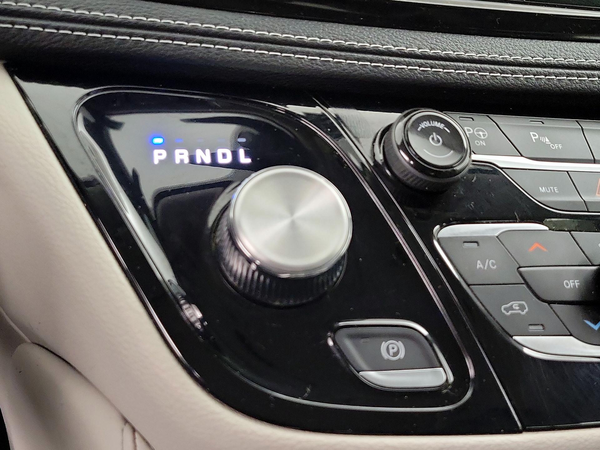 Thumbnail: 2023 Chrysler Pacifica - 18