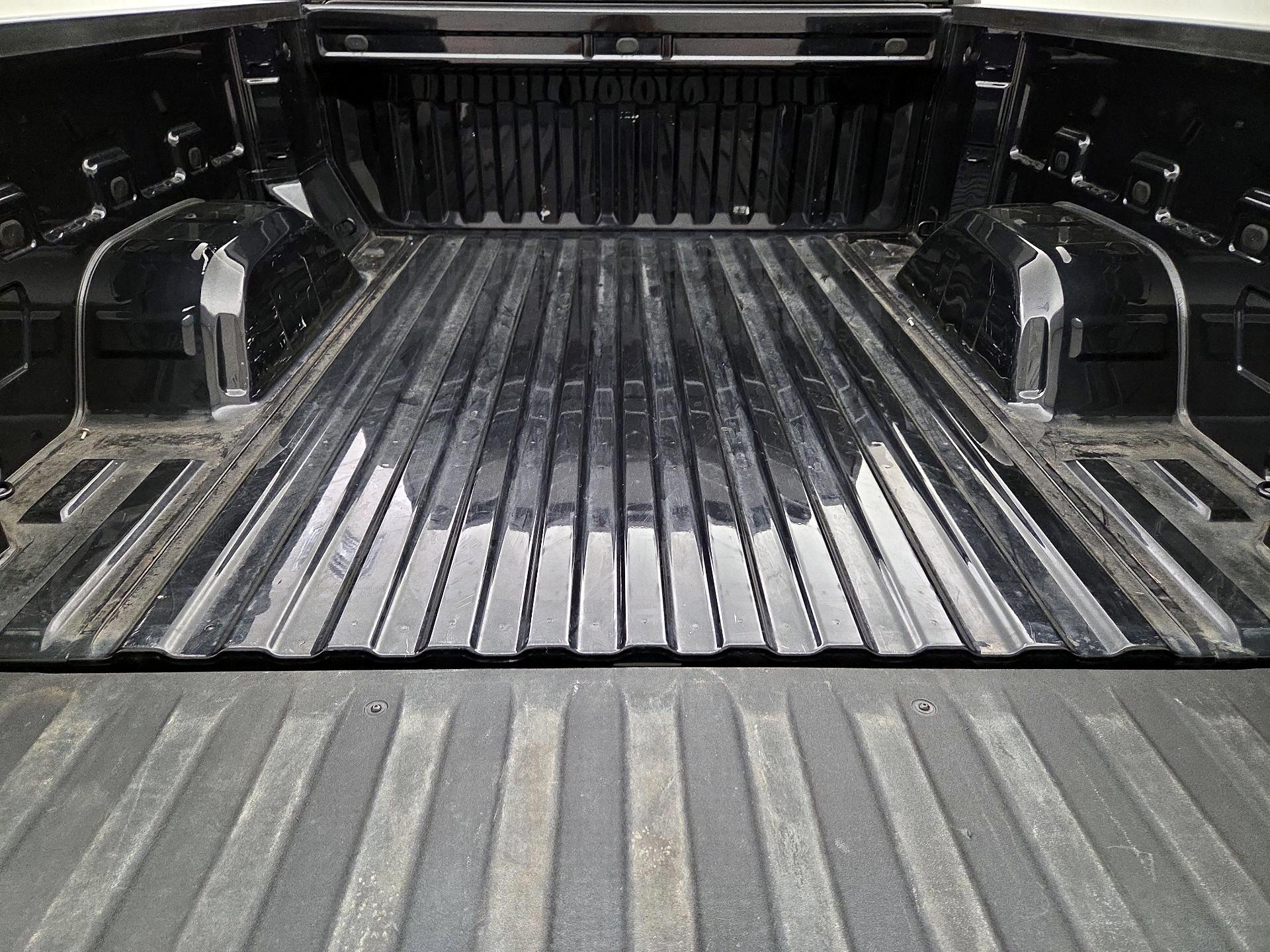 Thumbnail: 2023 Chevrolet Silverado 1500 - 19