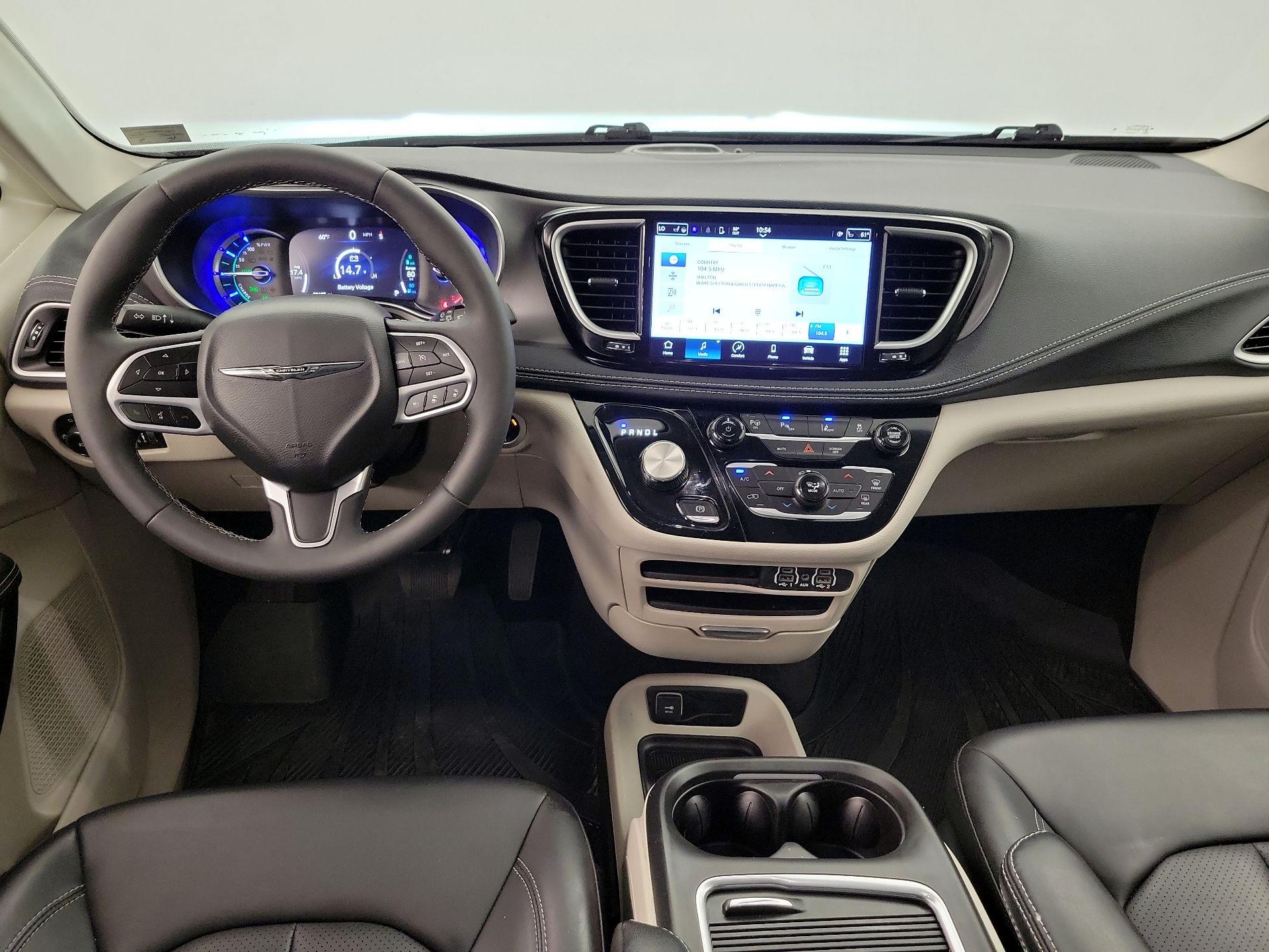Thumbnail: 2023 Chrysler Pacifica - 9