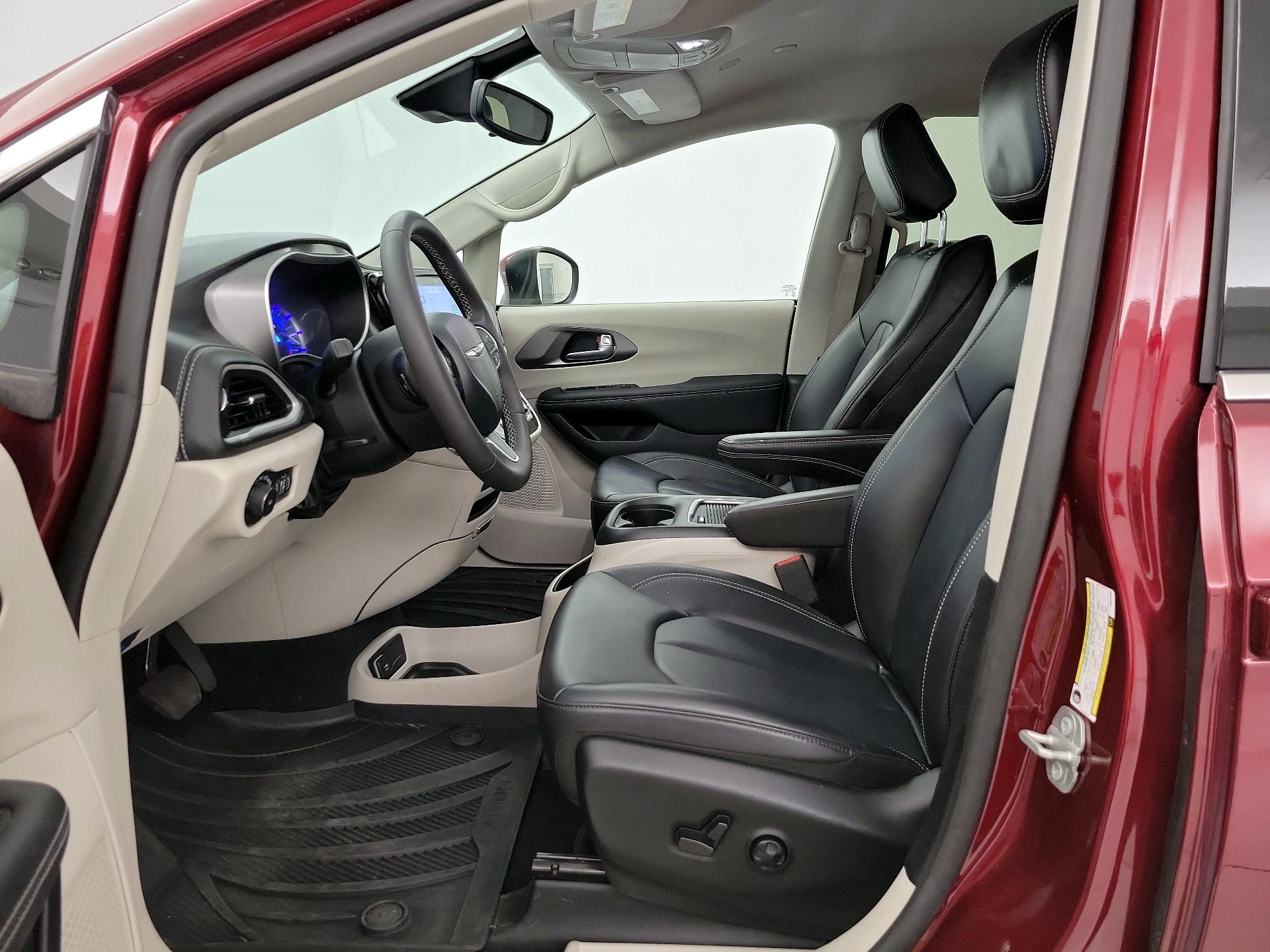 Thumbnail: 2023 Chrysler Pacifica - 11