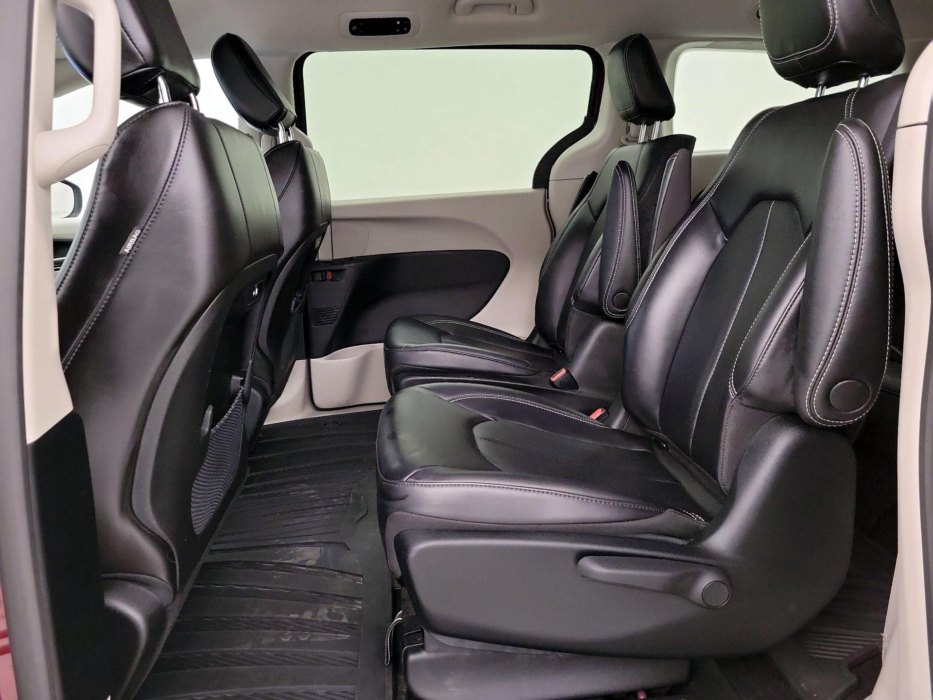 Thumbnail: 2023 Chrysler Pacifica - 19