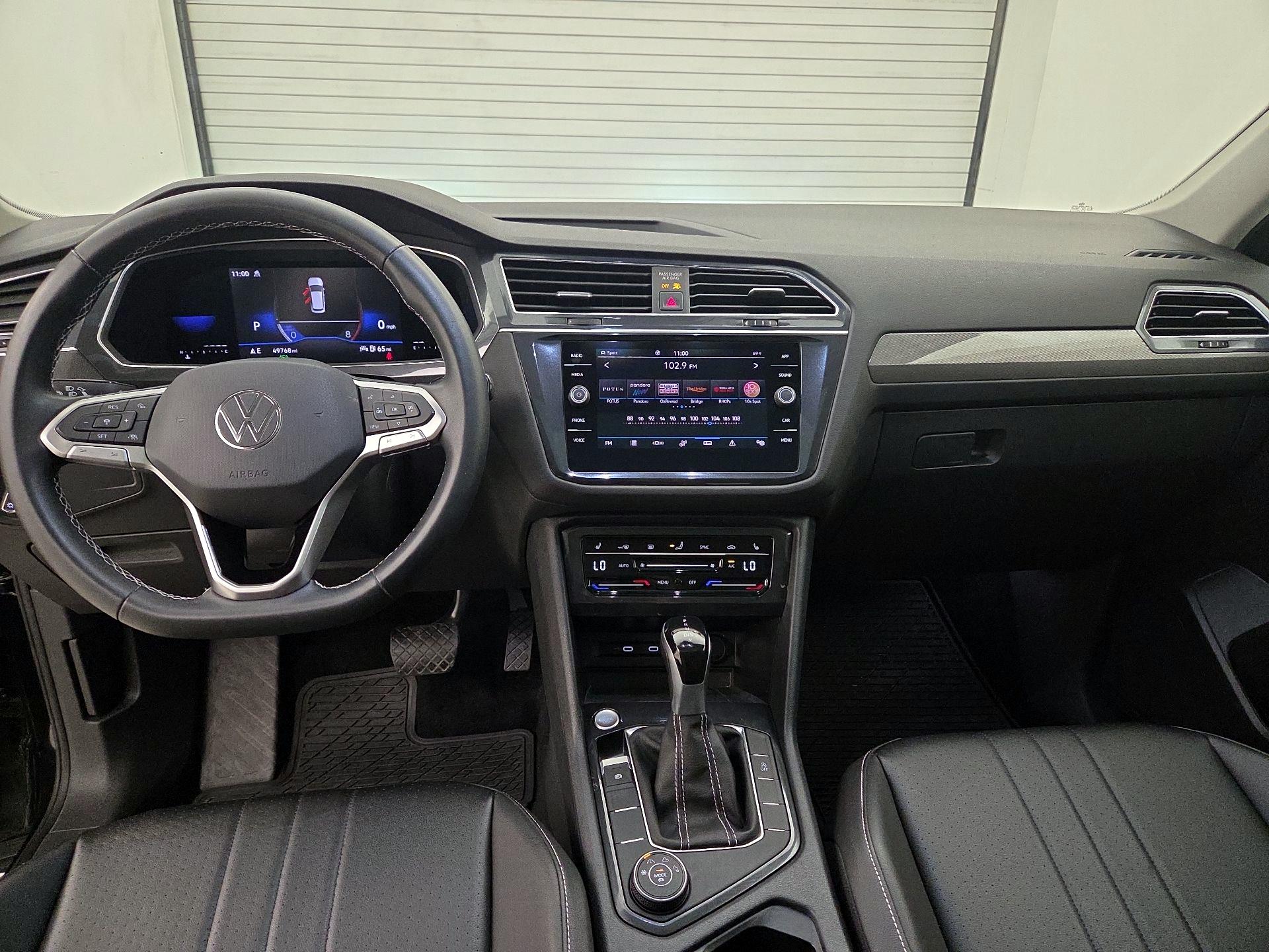 Thumbnail: 2022 Volkswagen Tiguan - 9