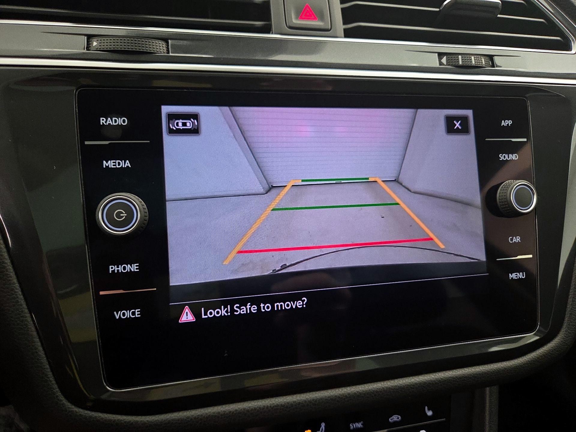 Thumbnail: 2022 Volkswagen Tiguan - 13