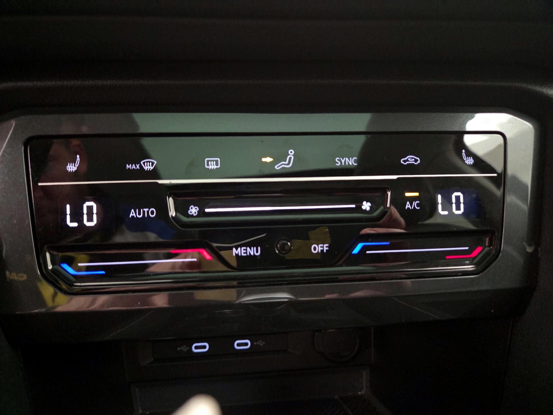 Thumbnail: 2022 Volkswagen Tiguan - 15