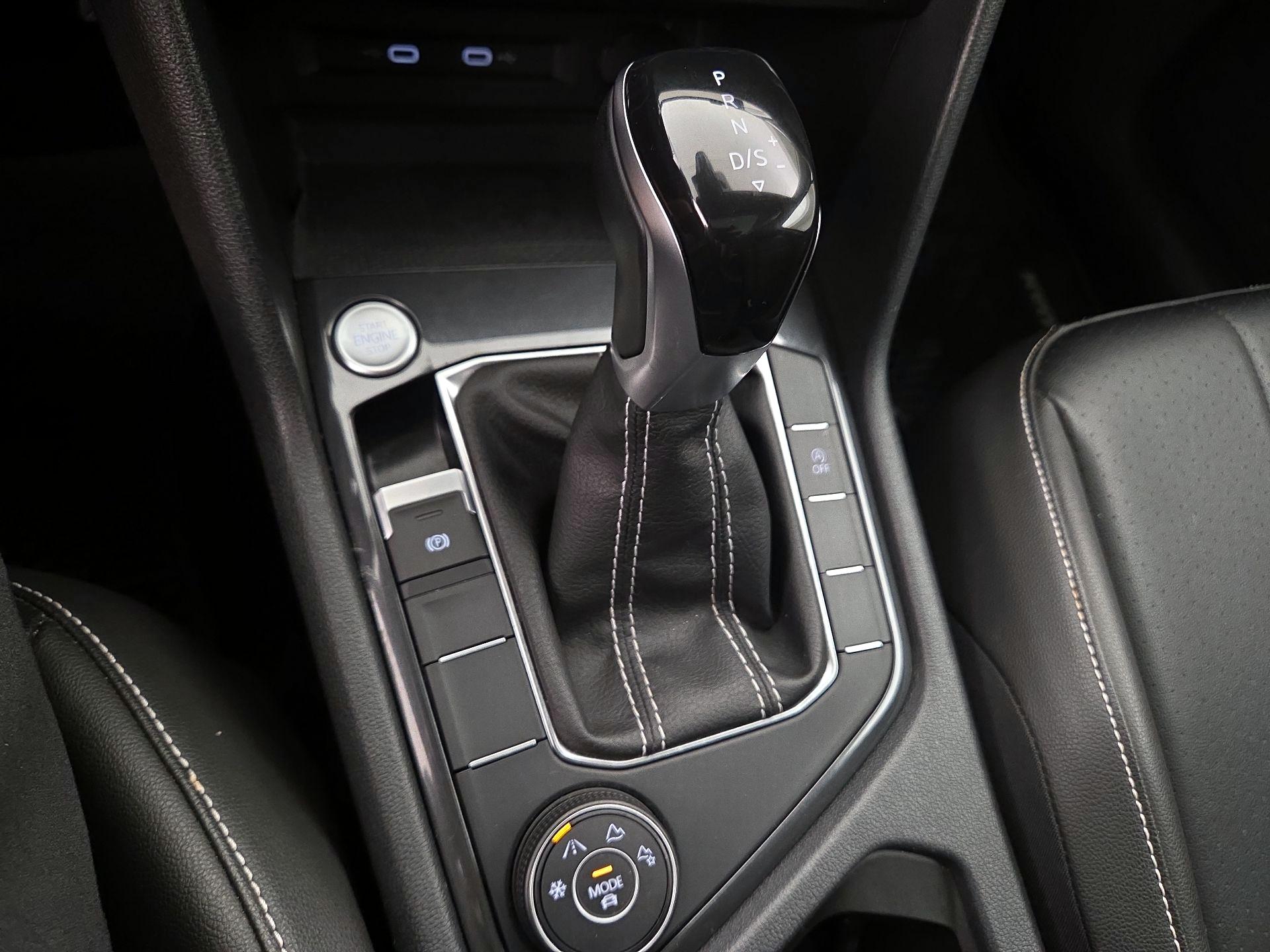 Thumbnail: 2022 Volkswagen Tiguan - 16