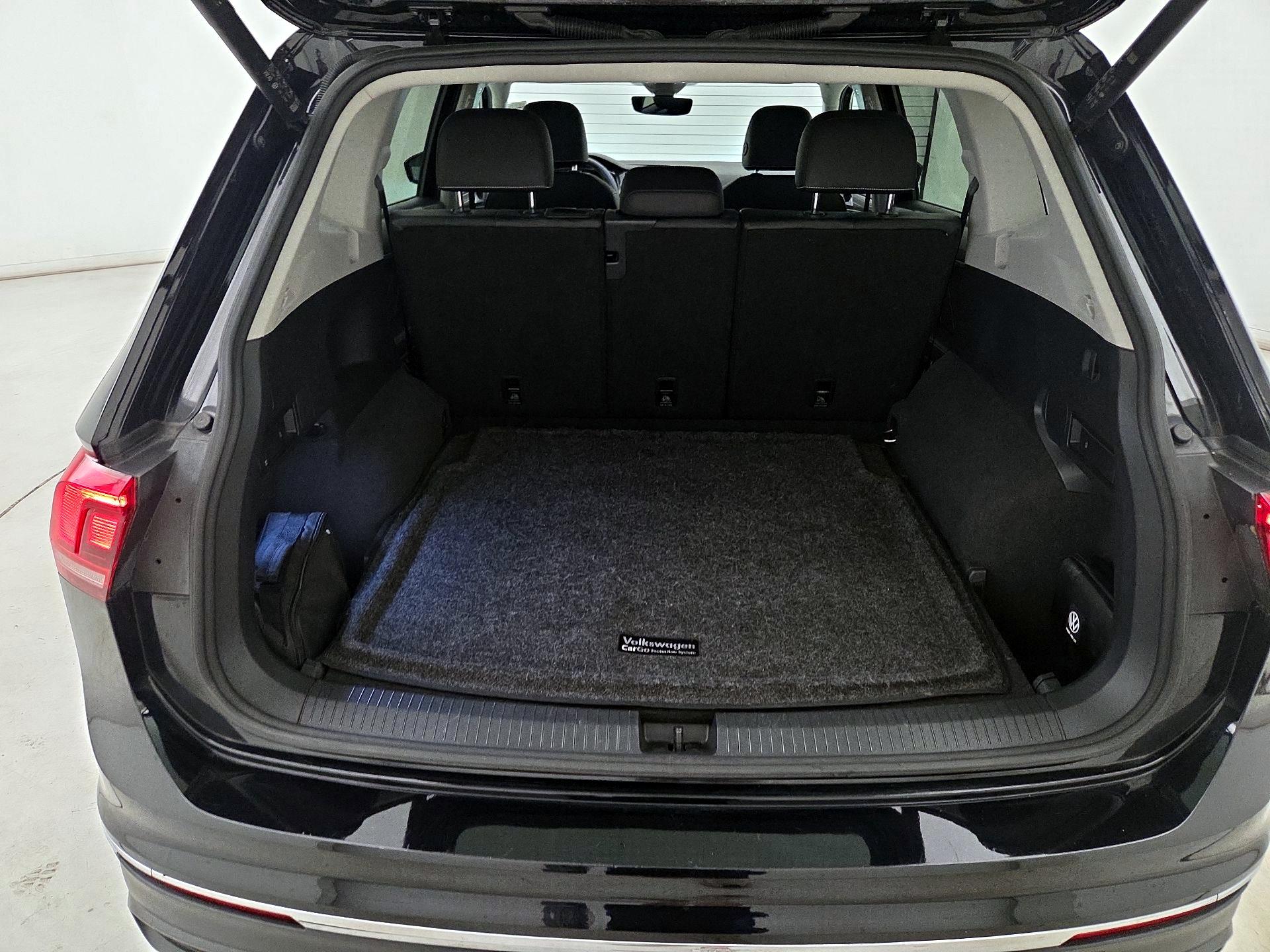 Thumbnail: 2022 Volkswagen Tiguan - 19