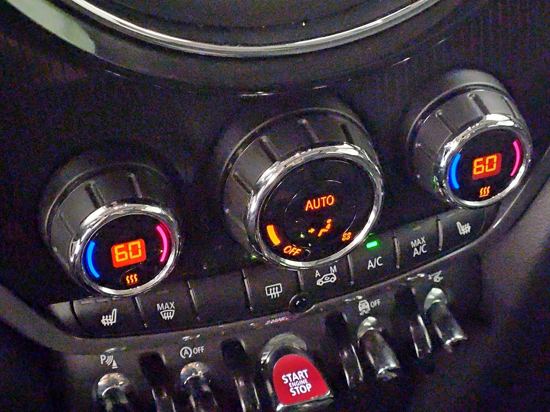 Thumbnail: 2017 MINI Cooper Countryman - 17