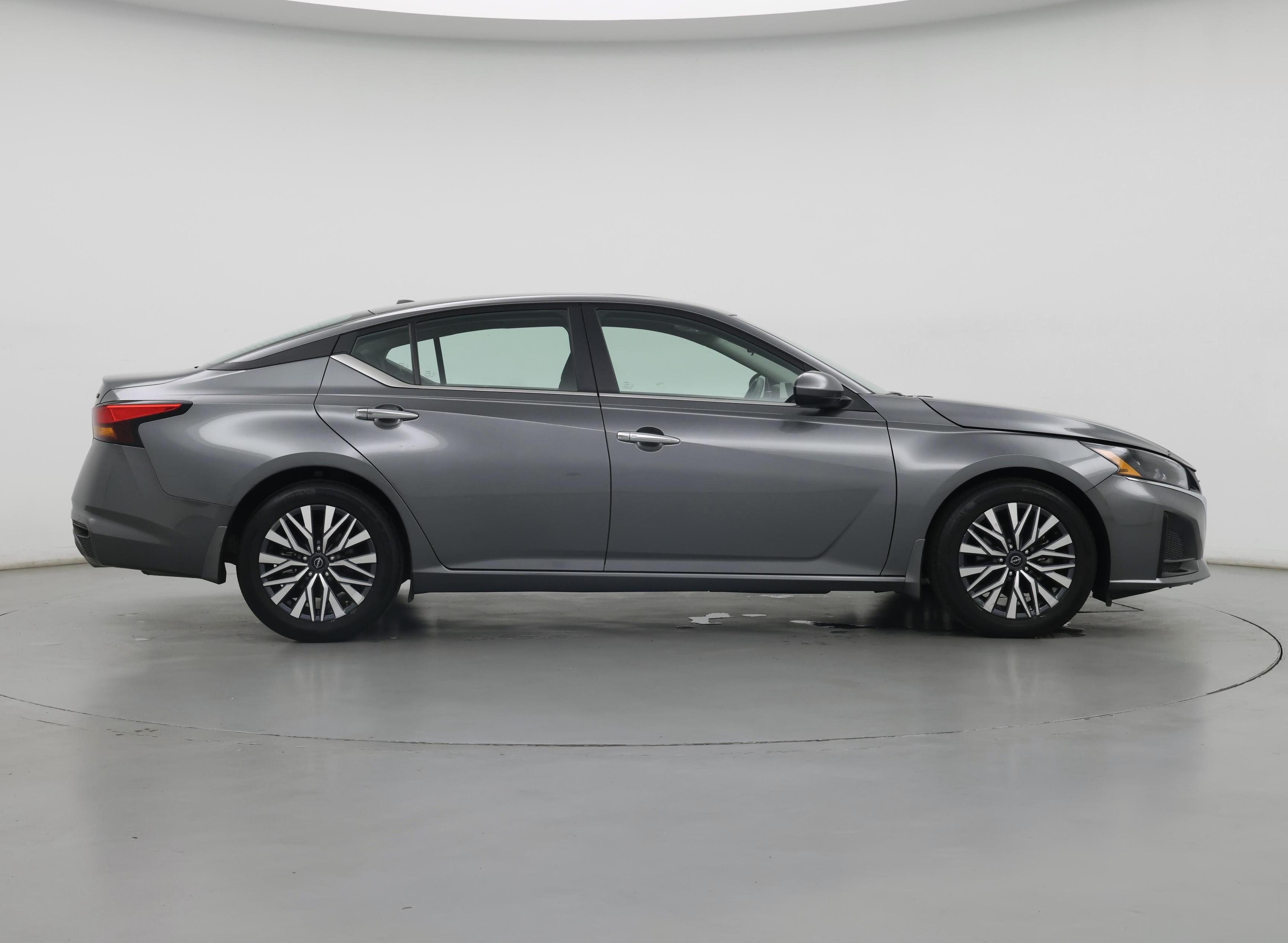 Thumbnail: 2023 Nissan Altima - 7