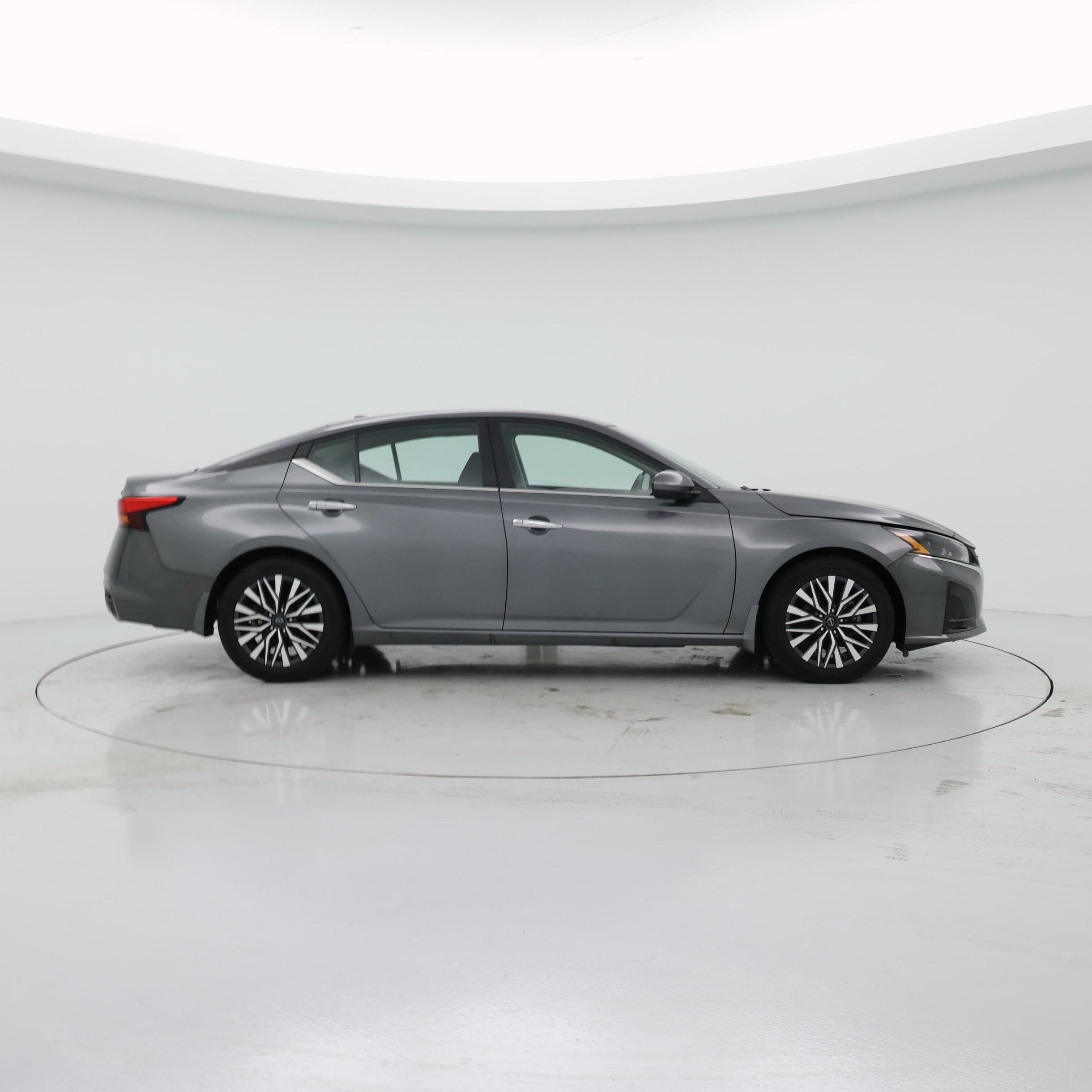 Thumbnail: 2023 Nissan Altima - 7
