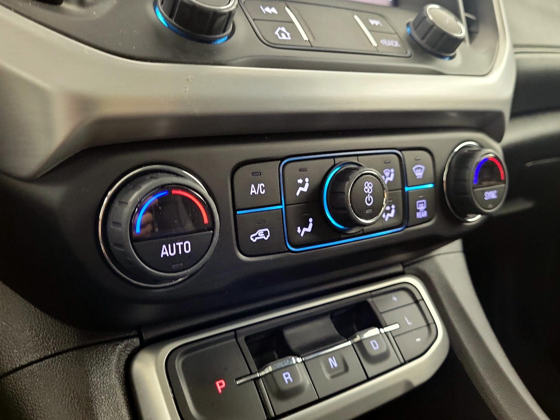 Thumbnail: 2023 GMC Acadia - 17