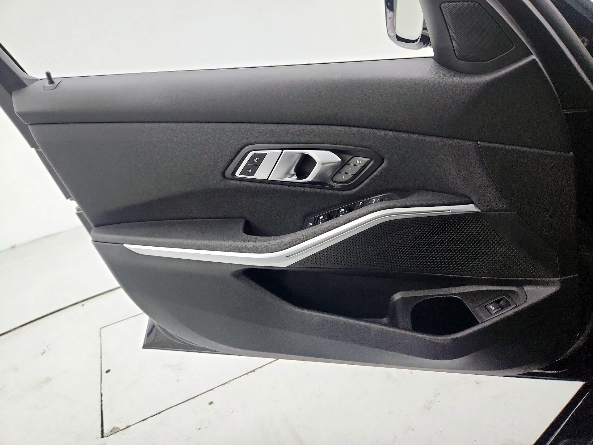 Thumbnail: 2021 BMW 3 Series - 12