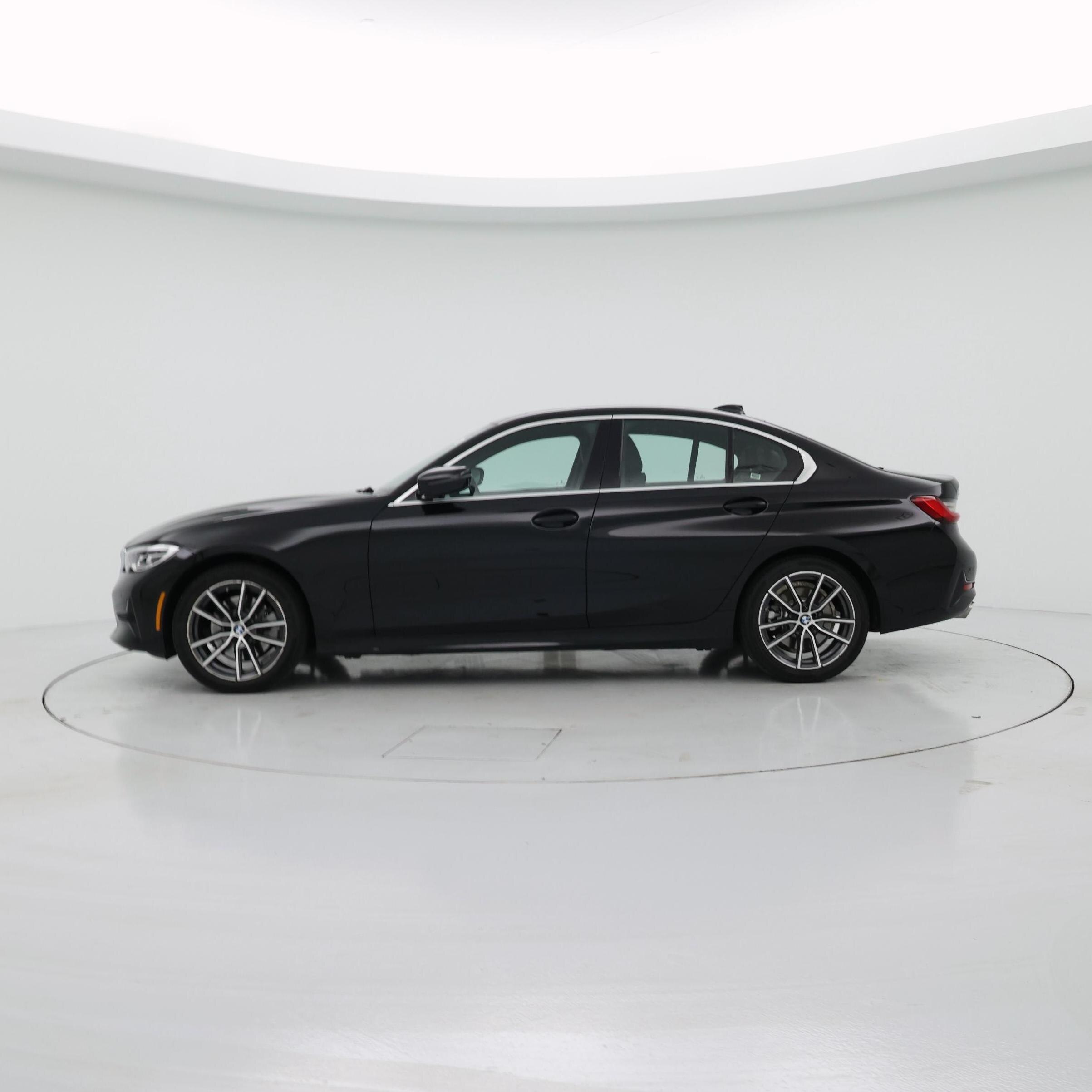 Thumbnail: 2021 BMW 3 Series - 3