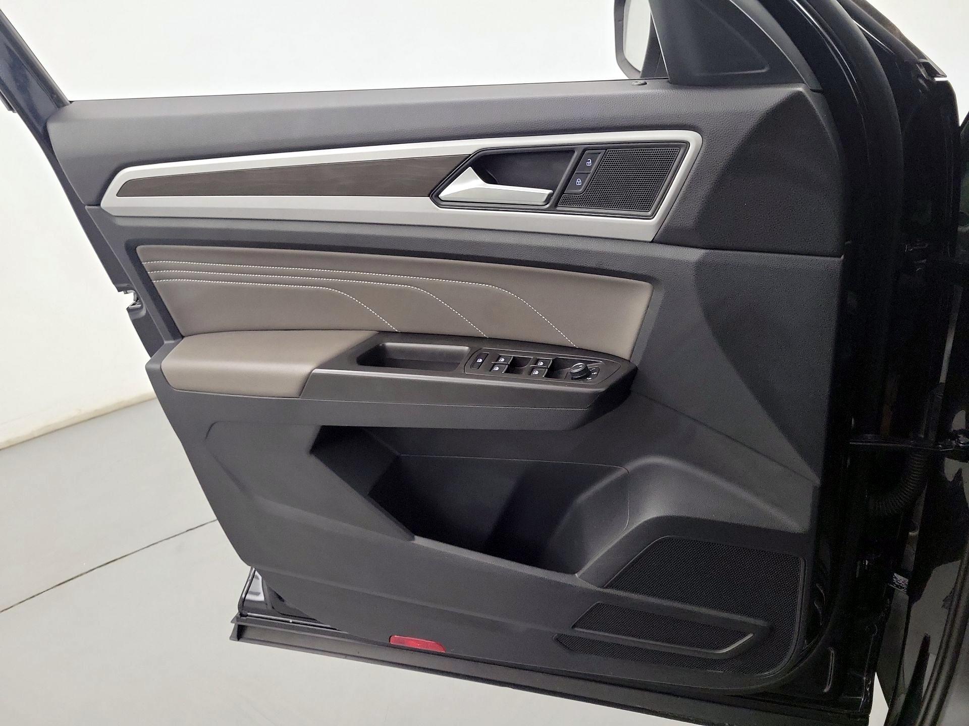 Thumbnail: 2023 Volkswagen Atlas - 12