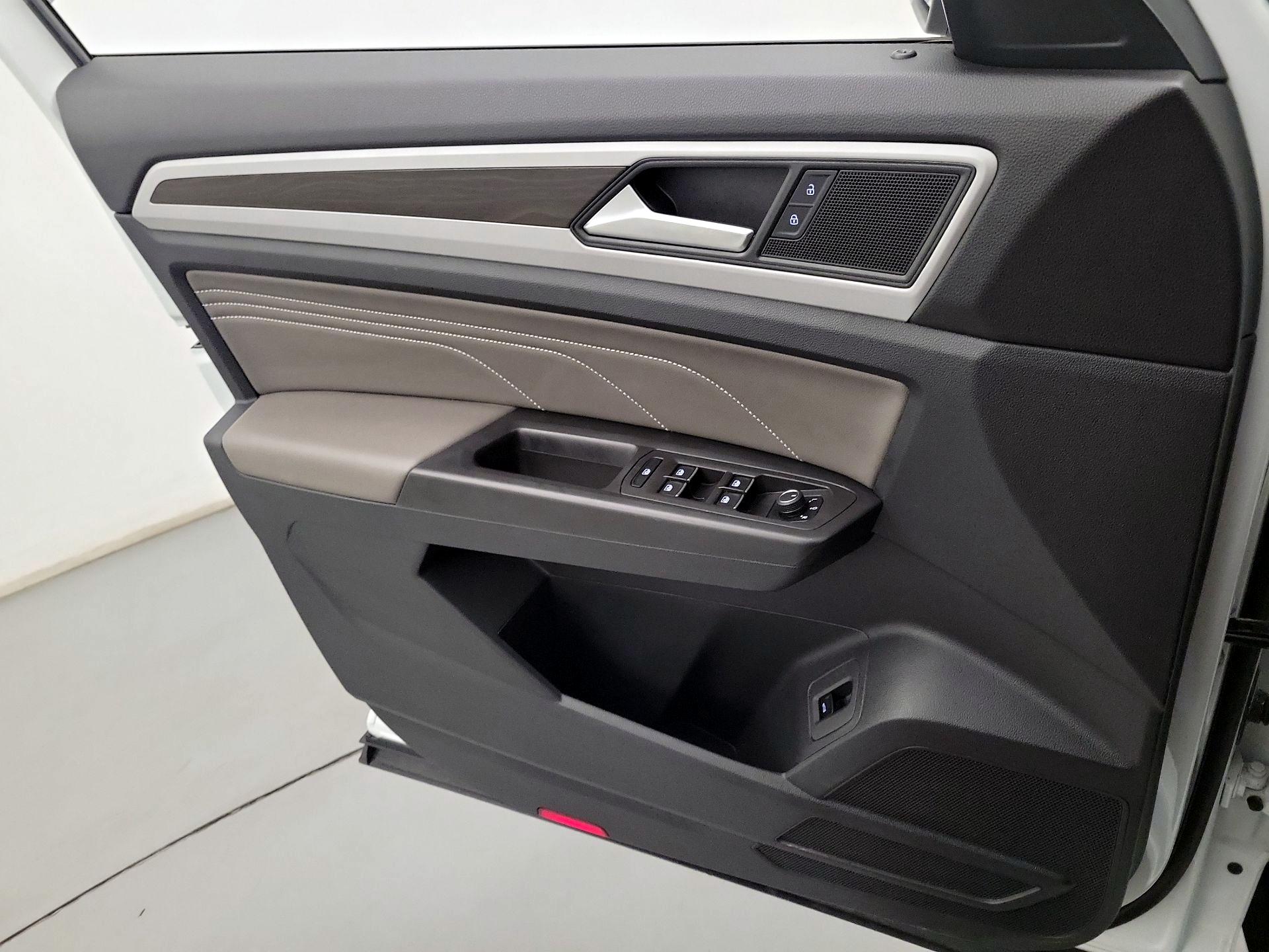 Thumbnail: 2023 Volkswagen Atlas - 12