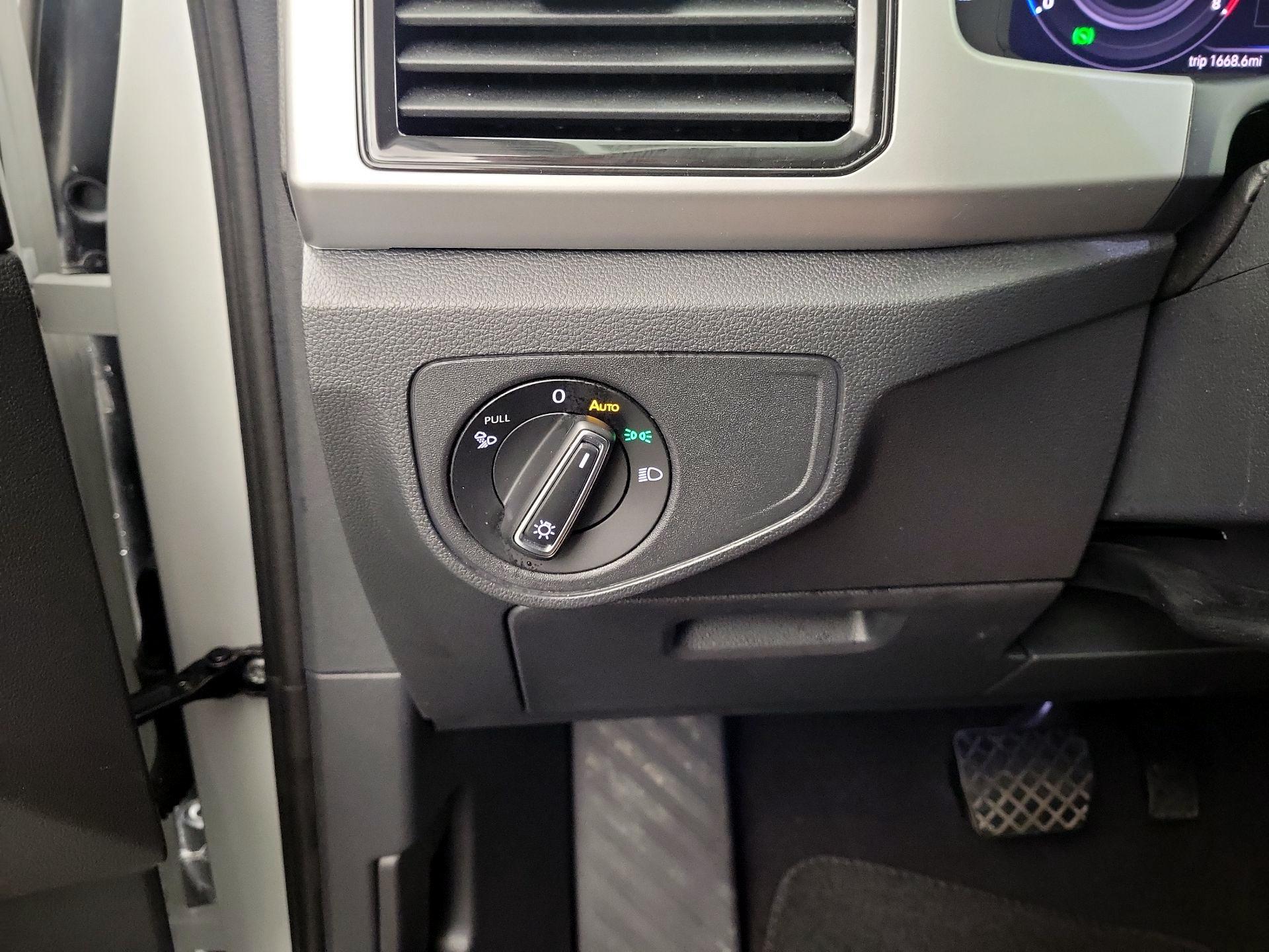 Thumbnail: 2023 Volkswagen Atlas - 13