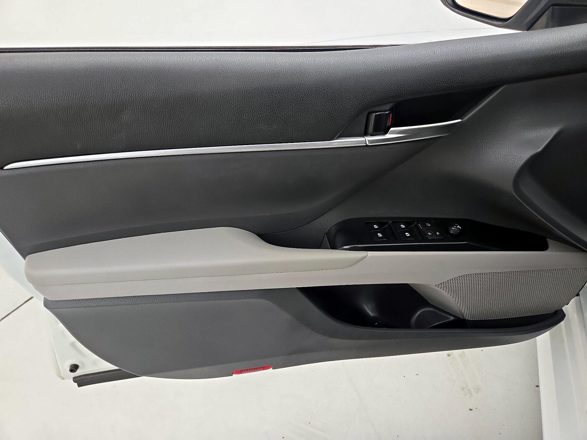 Thumbnail: 2020 Toyota Camry - 12