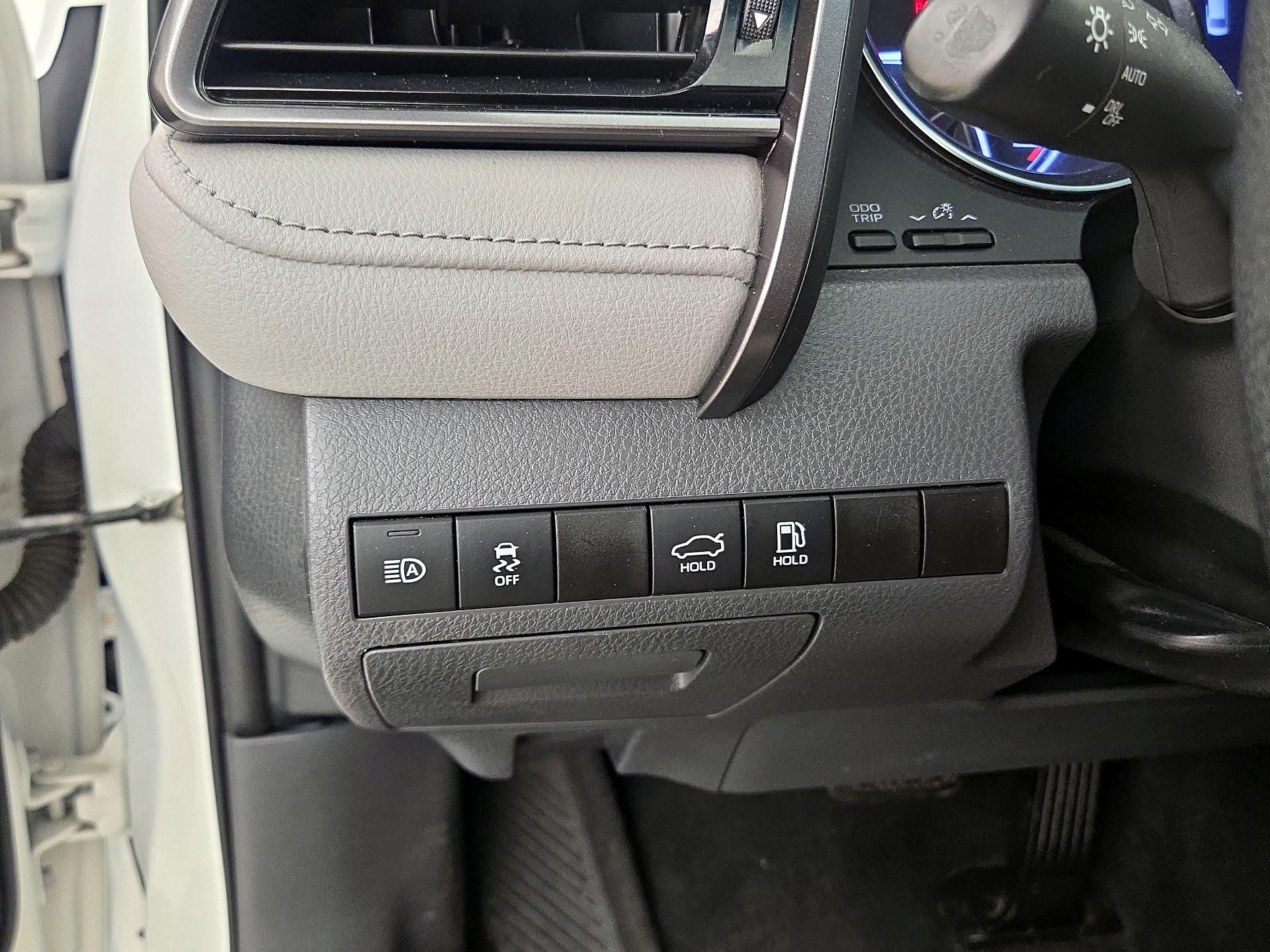 Thumbnail: 2020 Toyota Camry - 13