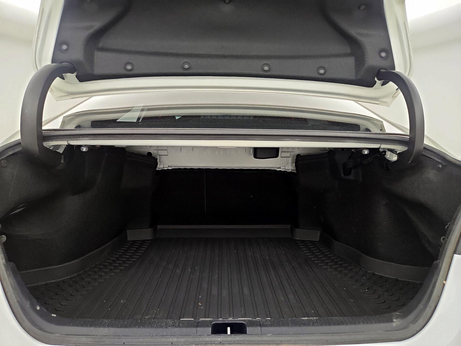 Thumbnail: 2020 Toyota Camry - 20