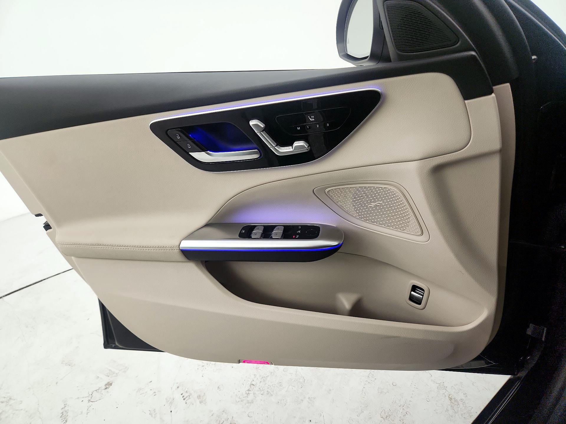 Thumbnail: 2023 Mercedes-Benz C-Class - 12