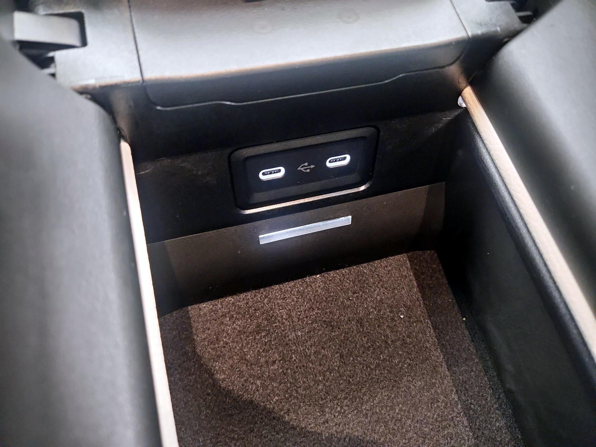 Thumbnail: 2023 Mercedes-Benz C-Class - 18