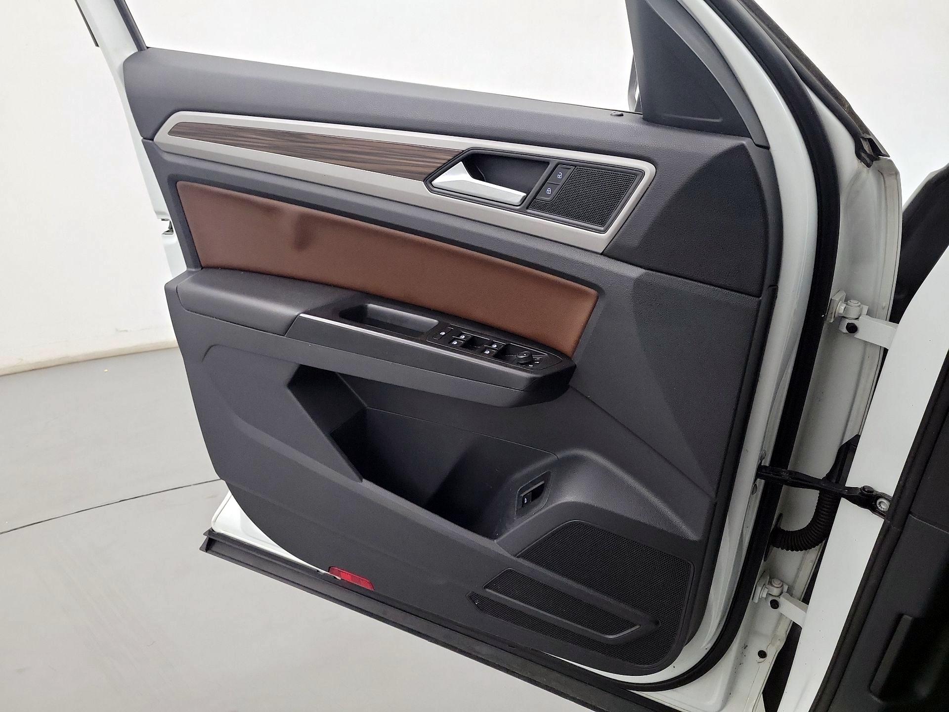 Thumbnail: 2021 Volkswagen Atlas - 12