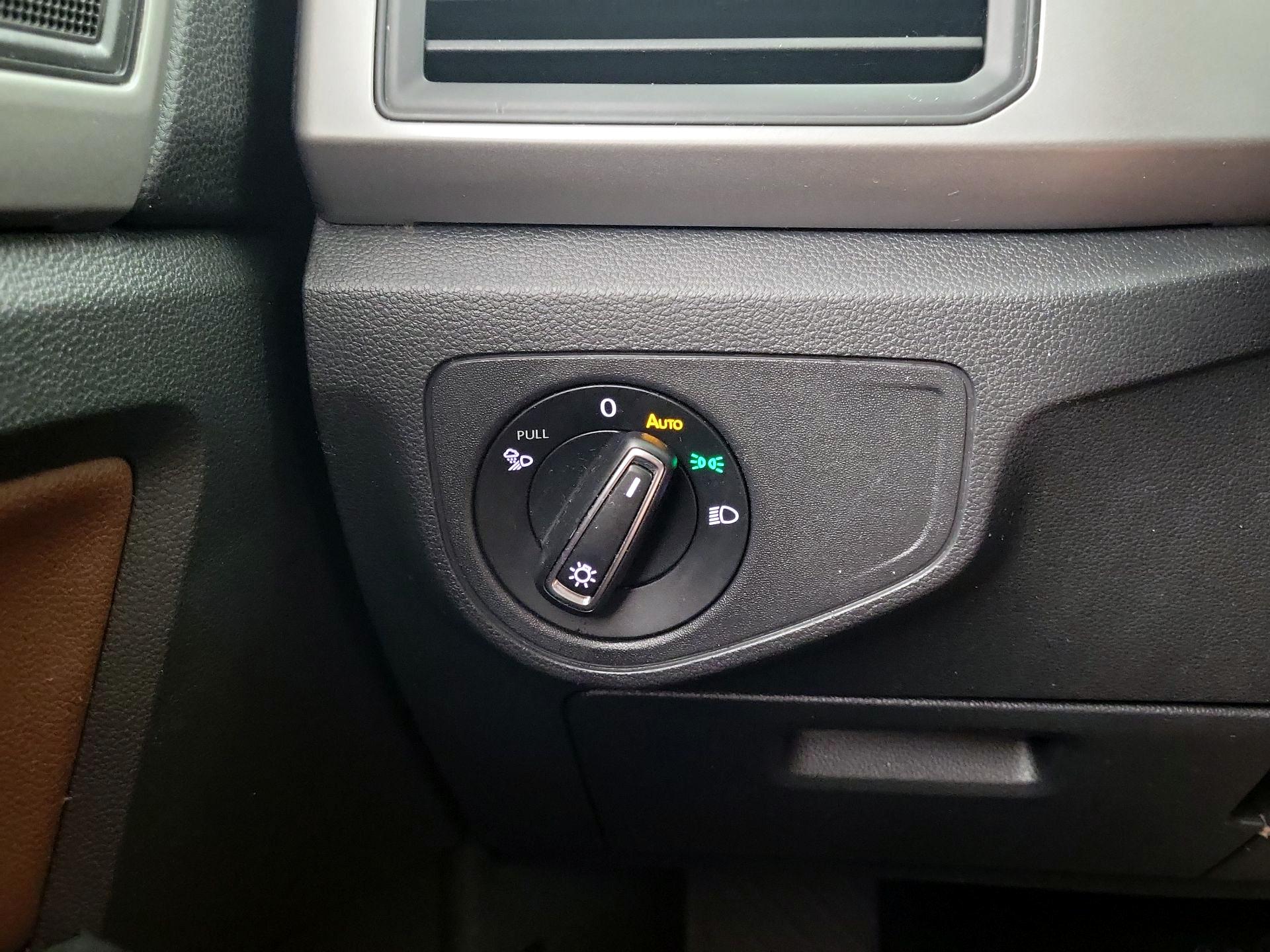 Thumbnail: 2021 Volkswagen Atlas - 13