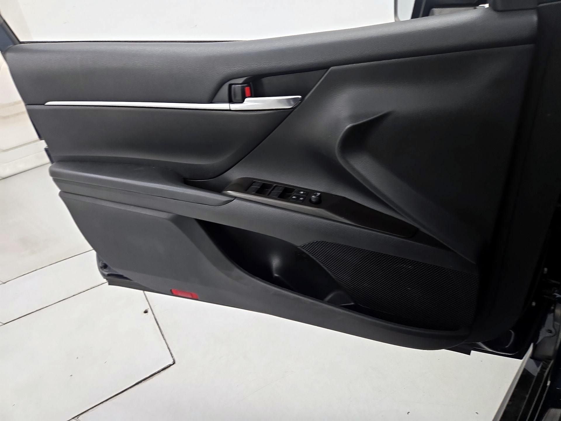 Thumbnail: 2021 Toyota Camry - 12