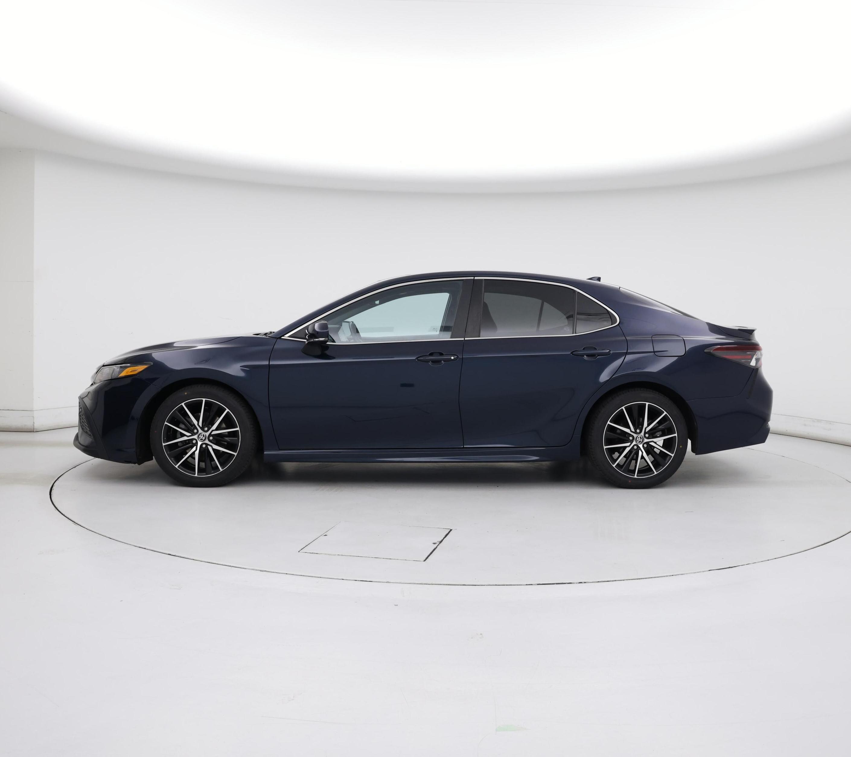 Thumbnail: 2021 Toyota Camry - 3