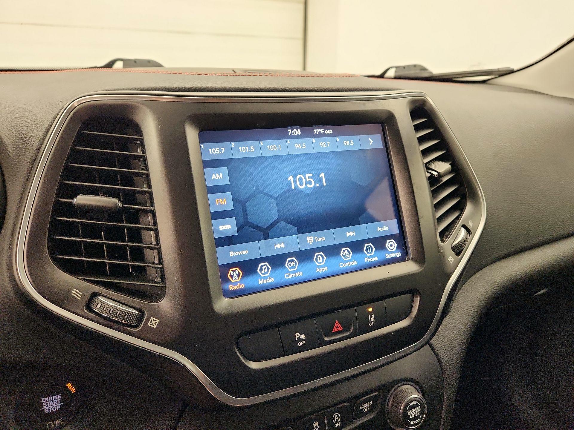 Thumbnail: 2021 Jeep Cherokee - 15