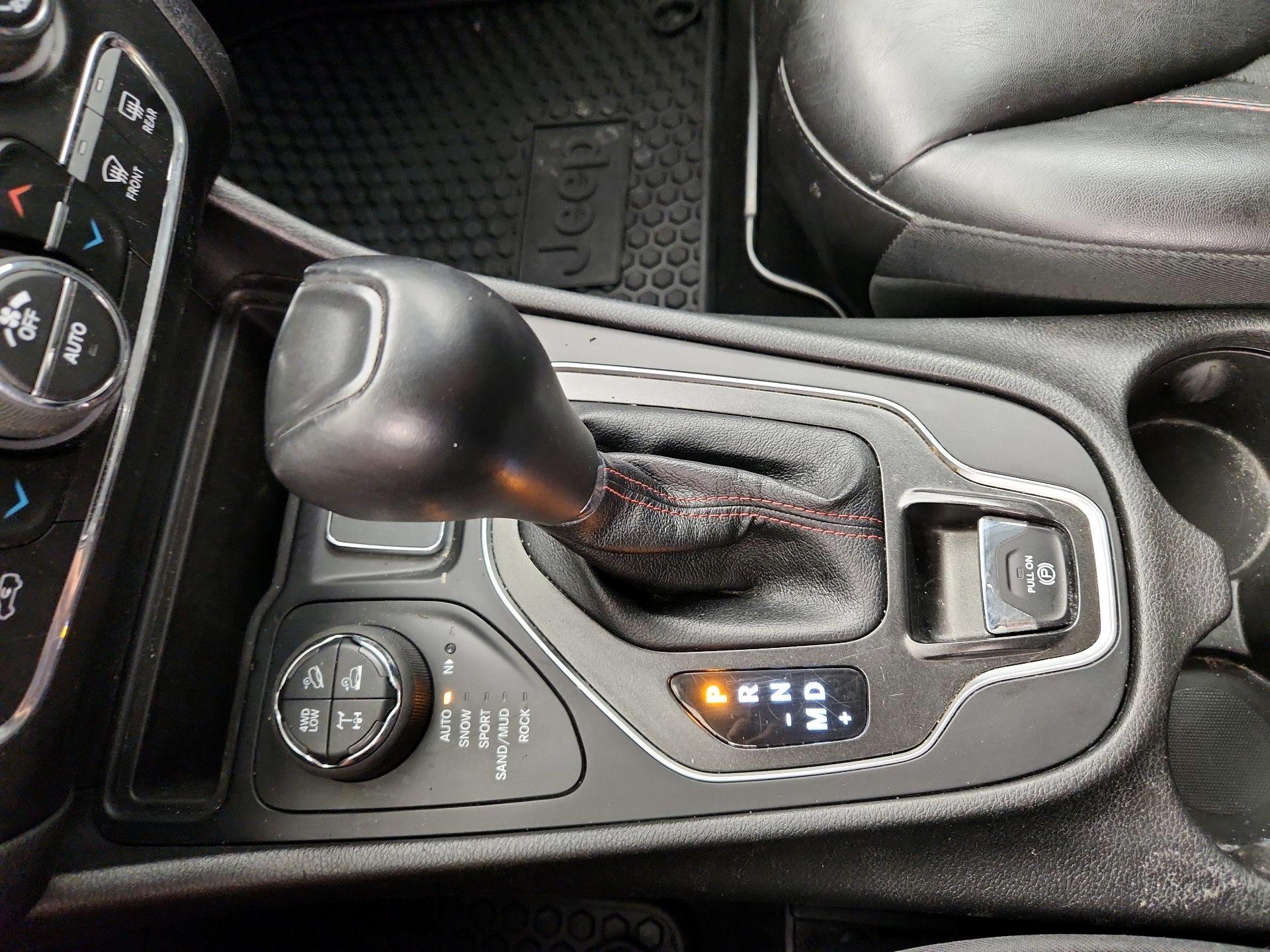 Thumbnail: 2021 Jeep Cherokee - 17