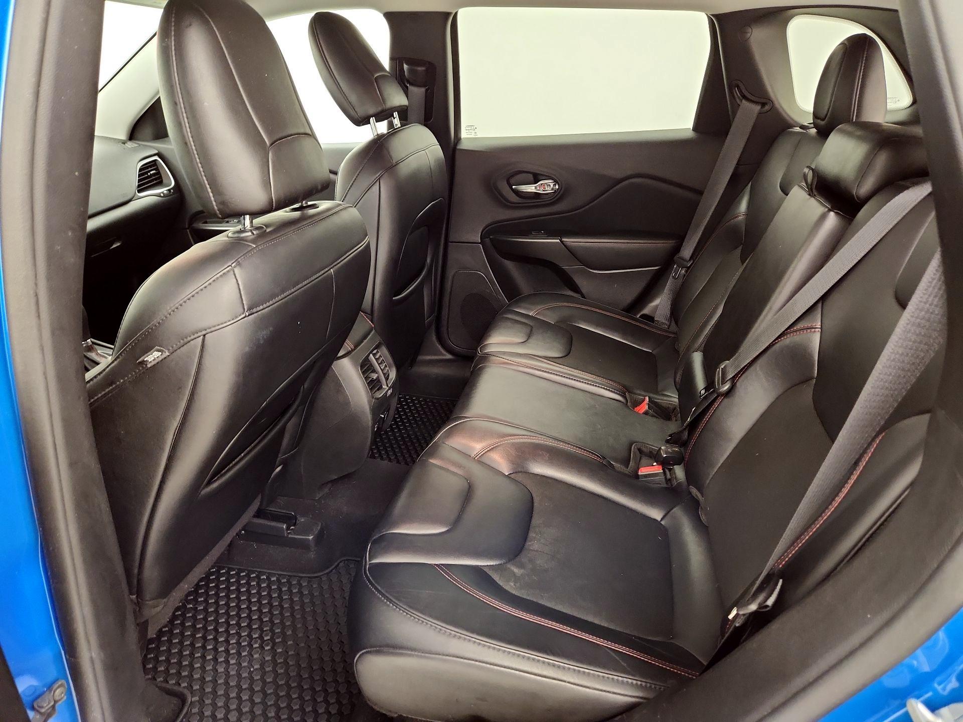 Thumbnail: 2021 Jeep Cherokee - 19