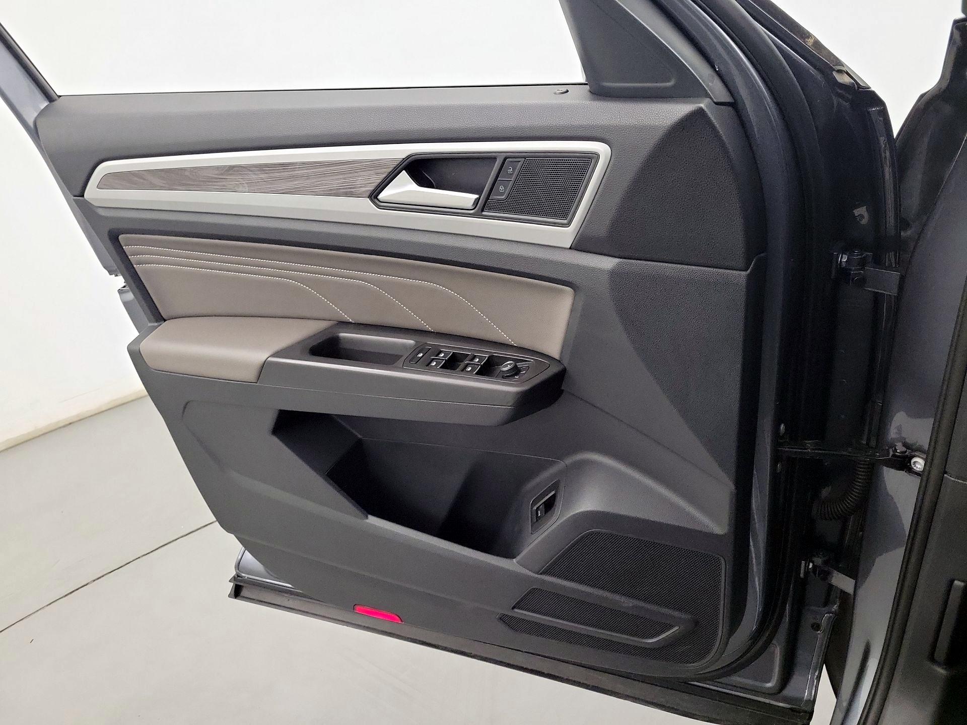 Thumbnail: 2022 Volkswagen Atlas - 12