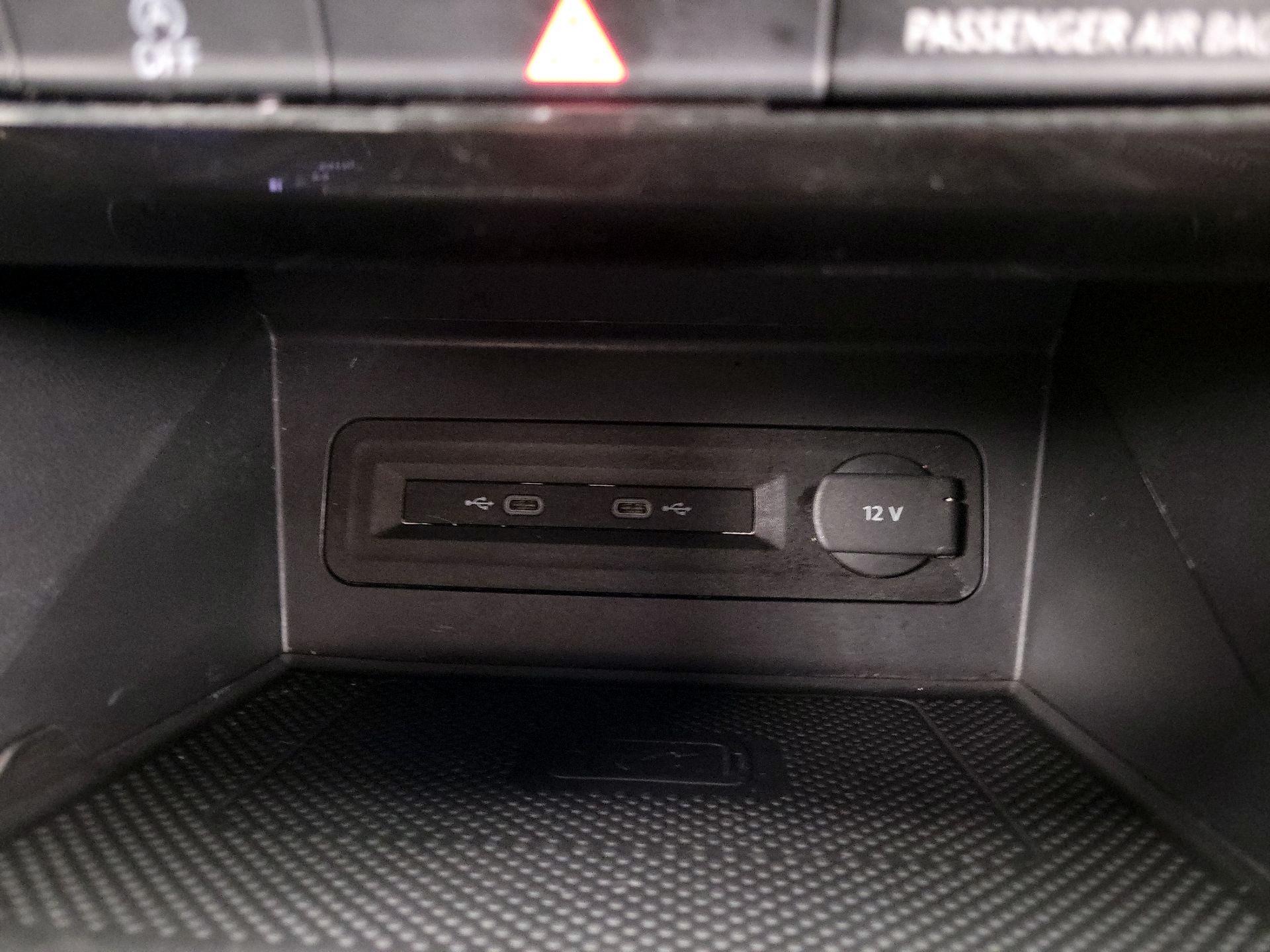 Thumbnail: 2022 Volkswagen Atlas - 18