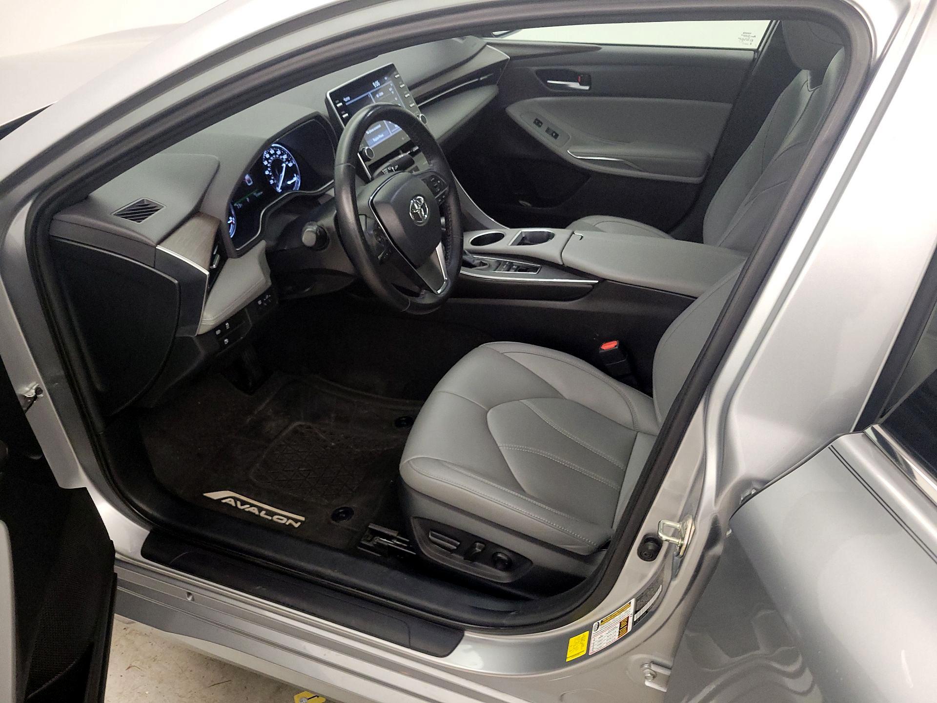Thumbnail: 2020 Toyota Avalon - 11