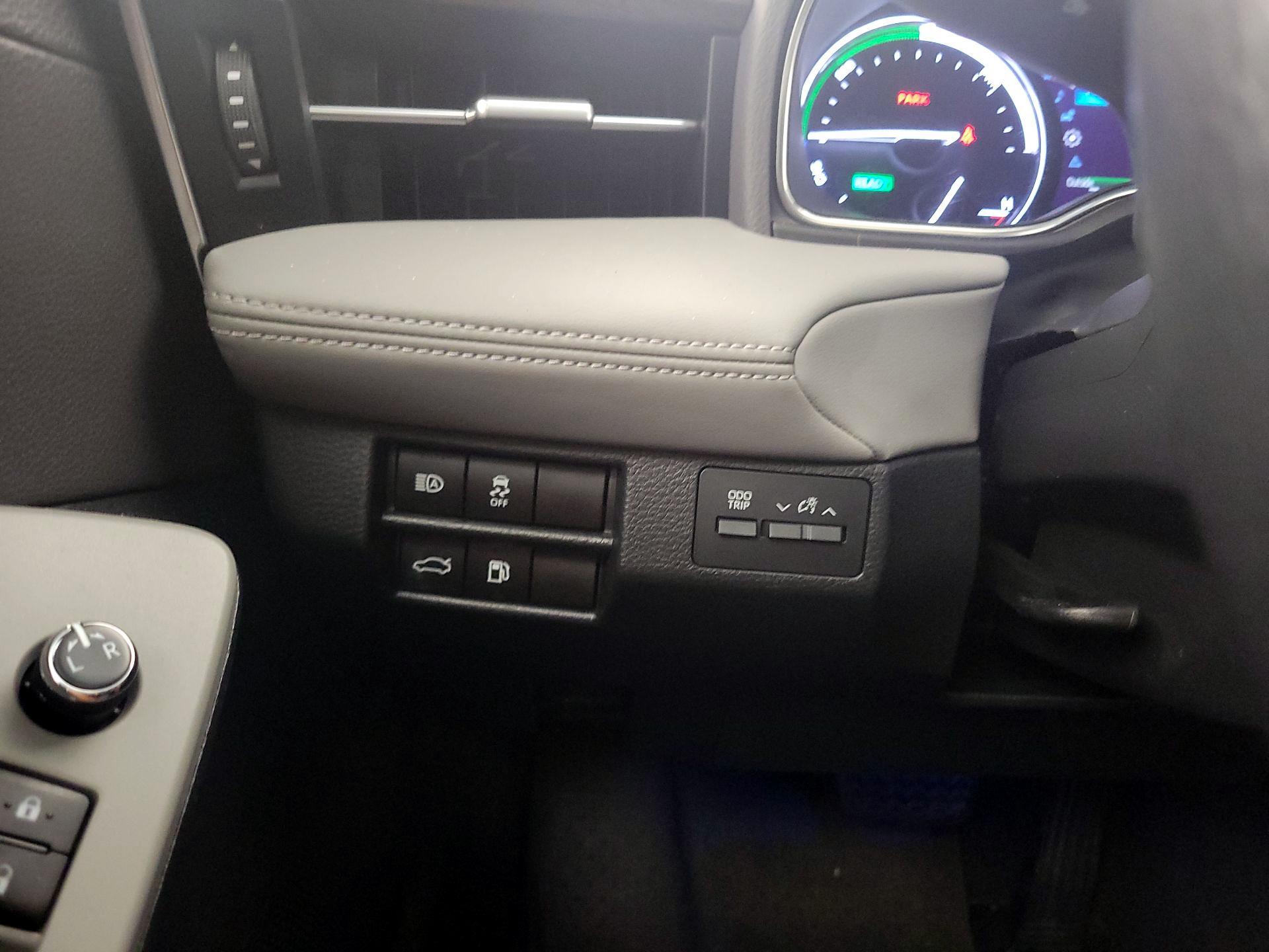 Thumbnail: 2020 Toyota Avalon - 13