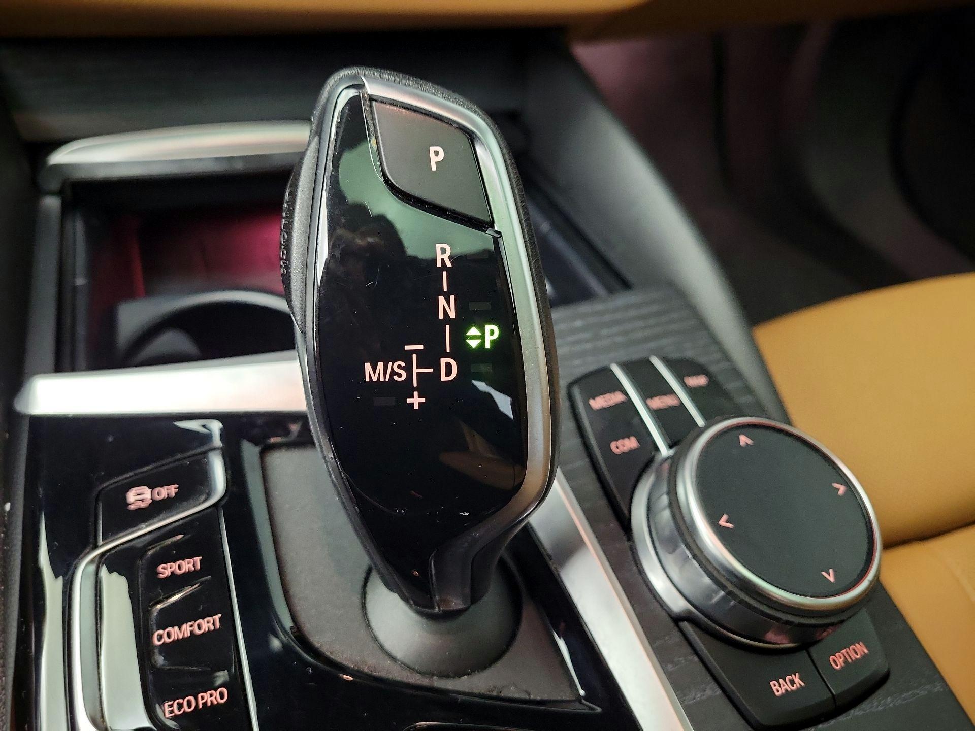 Thumbnail: 2023 BMW 5 Series - 18