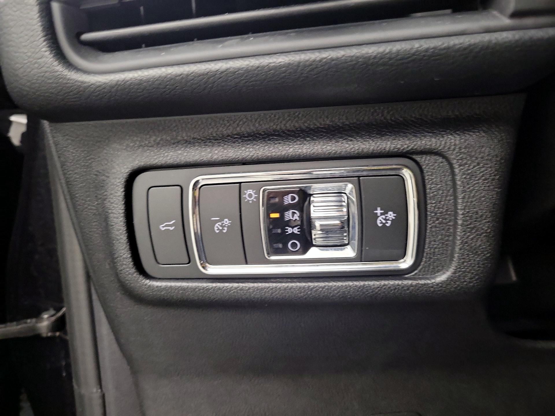 Thumbnail: 2022 Lincoln Corsair - 13