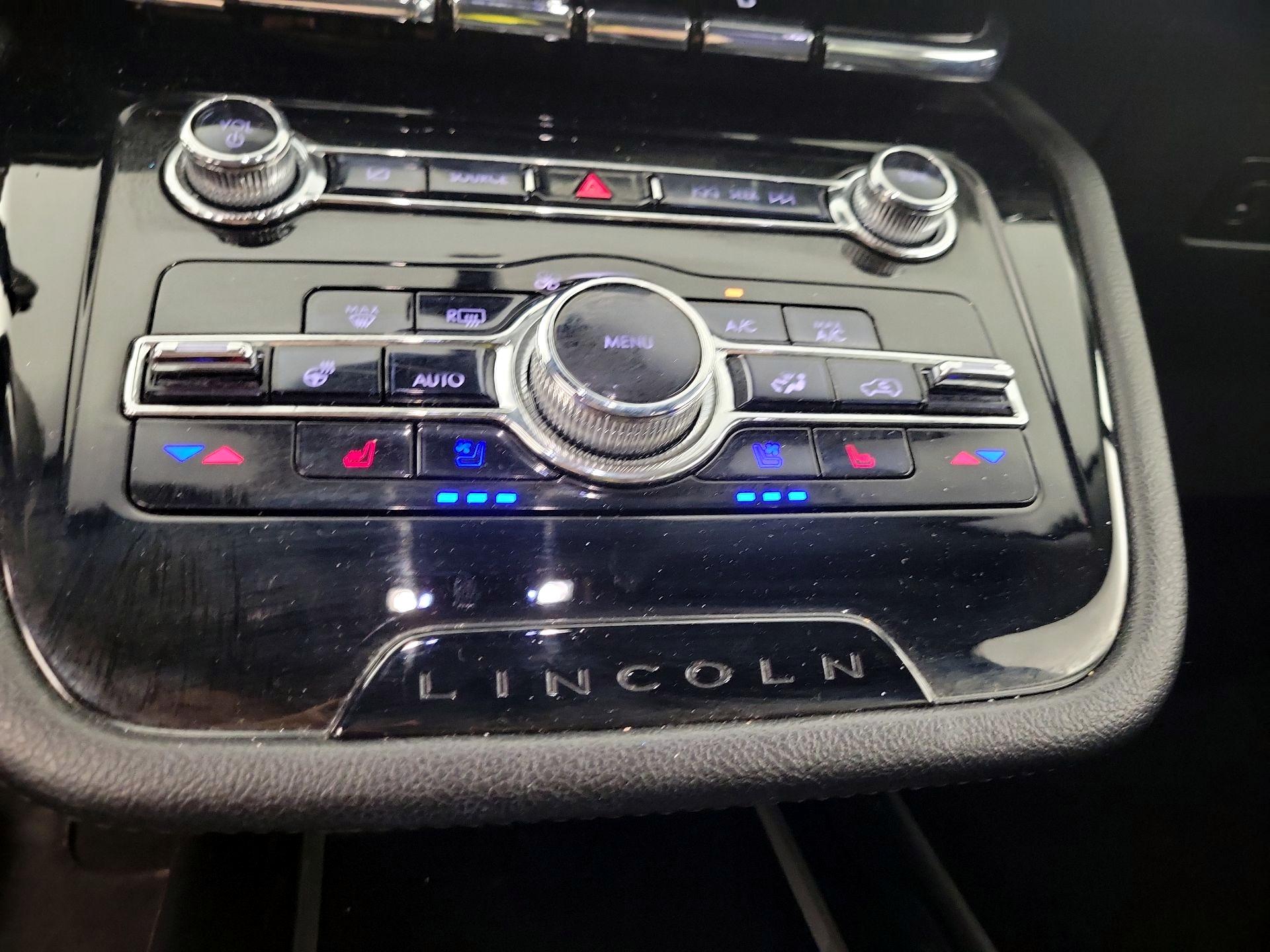 Thumbnail: 2022 Lincoln Corsair - 17